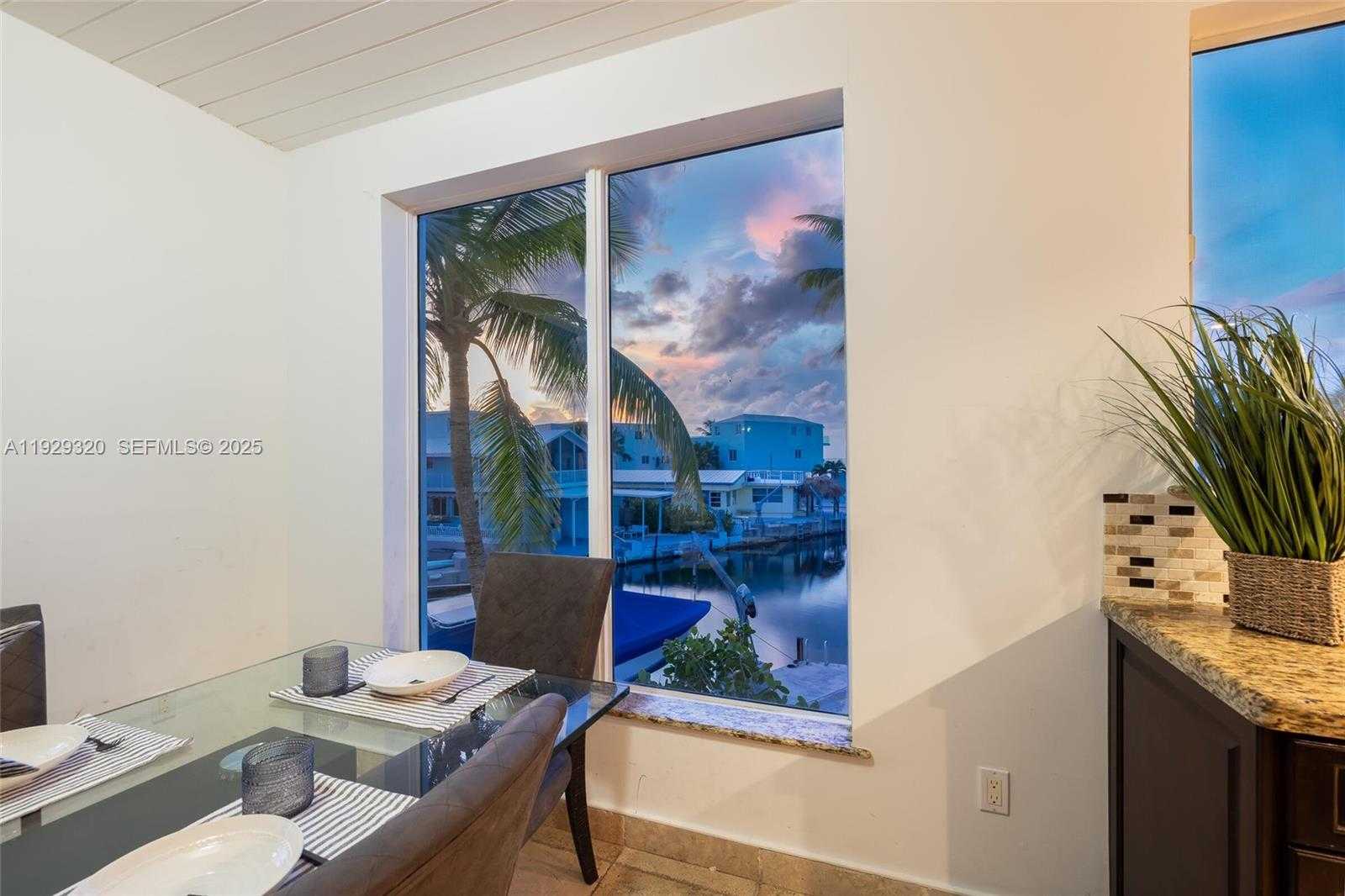 Imagen de Pequeño Objeto