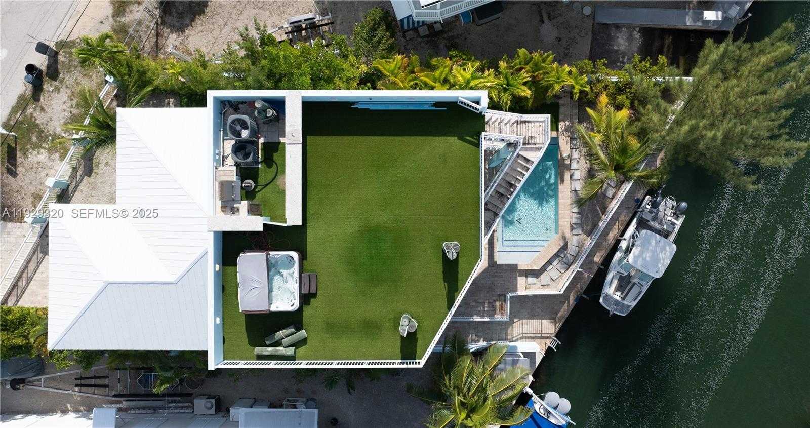 Imagen de Pequeño Objeto