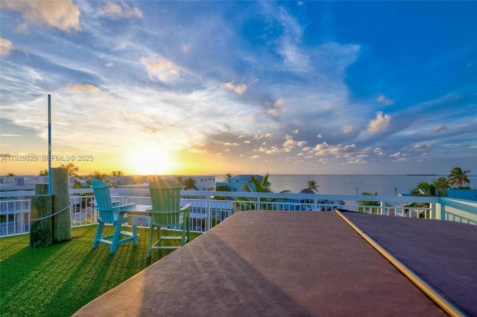 Imagen de Pequeño Objeto