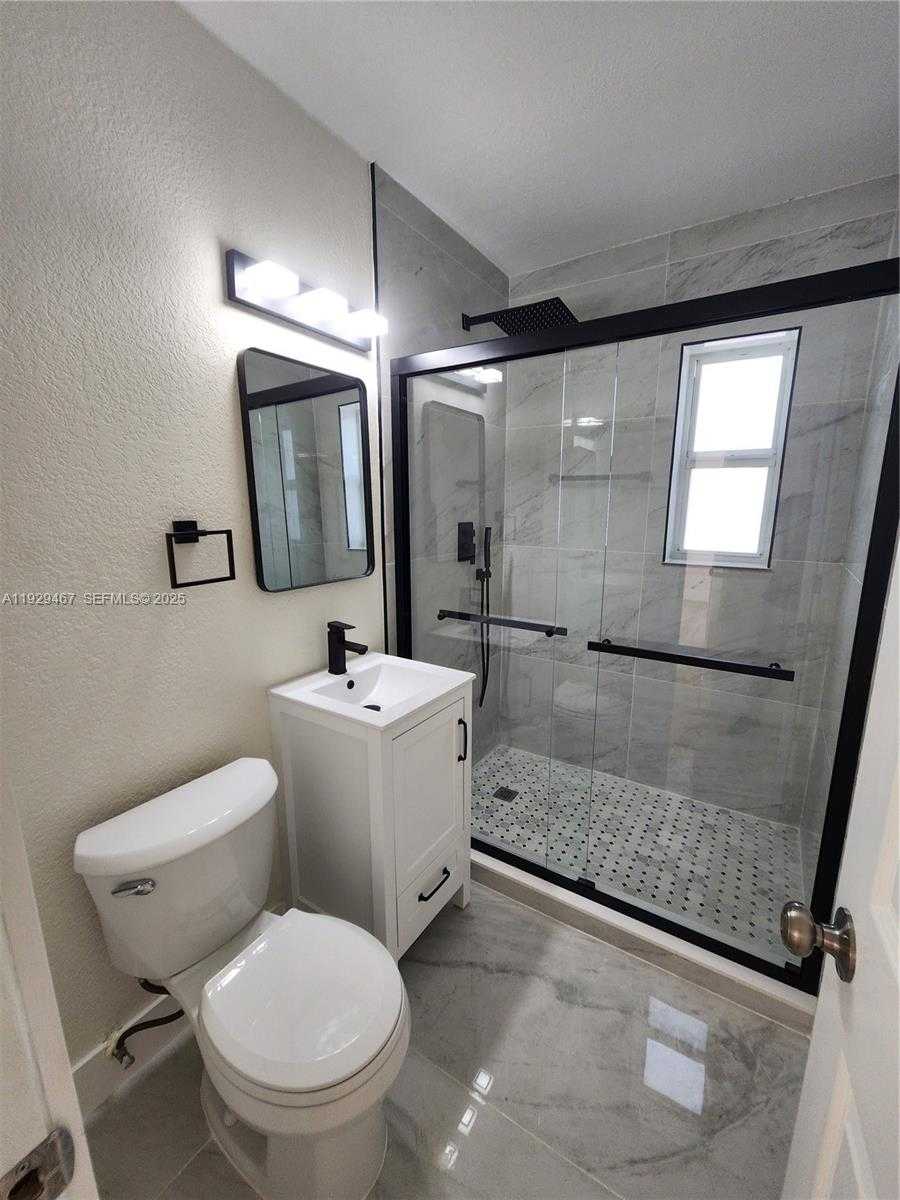 Small Image of 815 NORTH EAST 134TH ST, North Miami Number 11