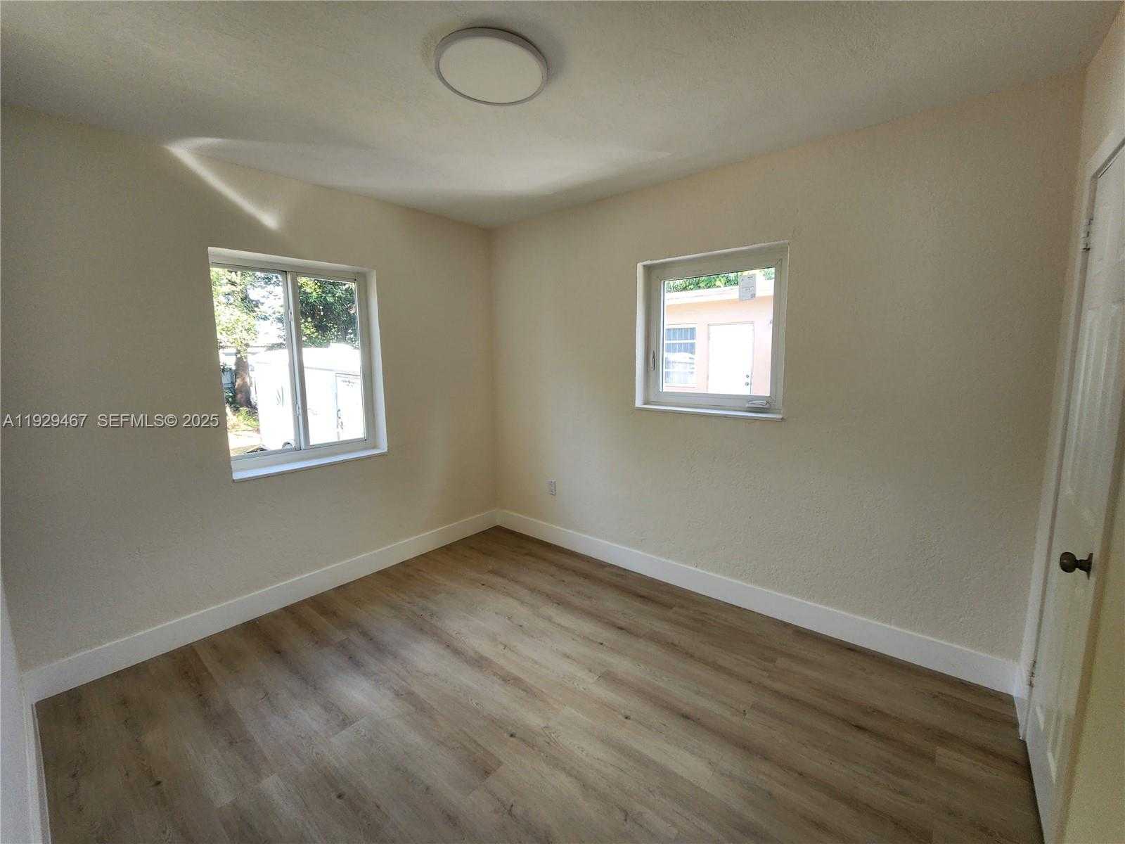 Small Image of 815 NORTH EAST 134TH ST, North Miami Number 12