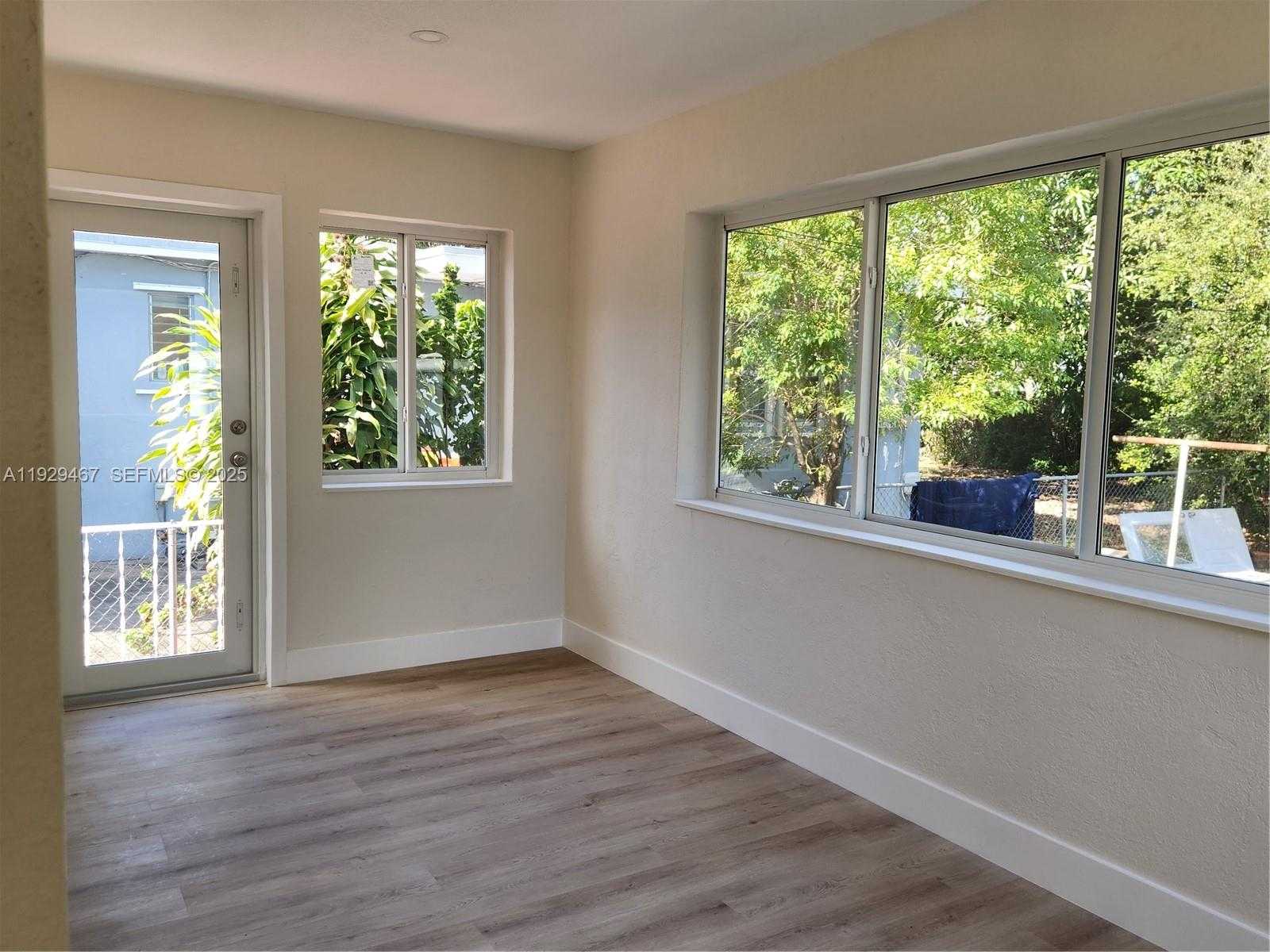 Small Image of 815 NORTH EAST 134TH ST, North Miami Number 6