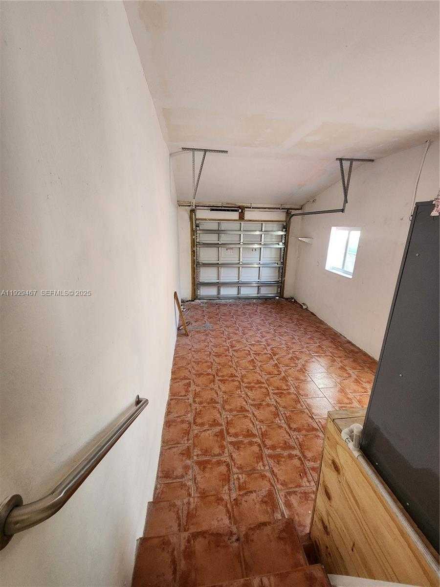 Small Image of 815 NORTH EAST 134TH ST, North Miami Number 8