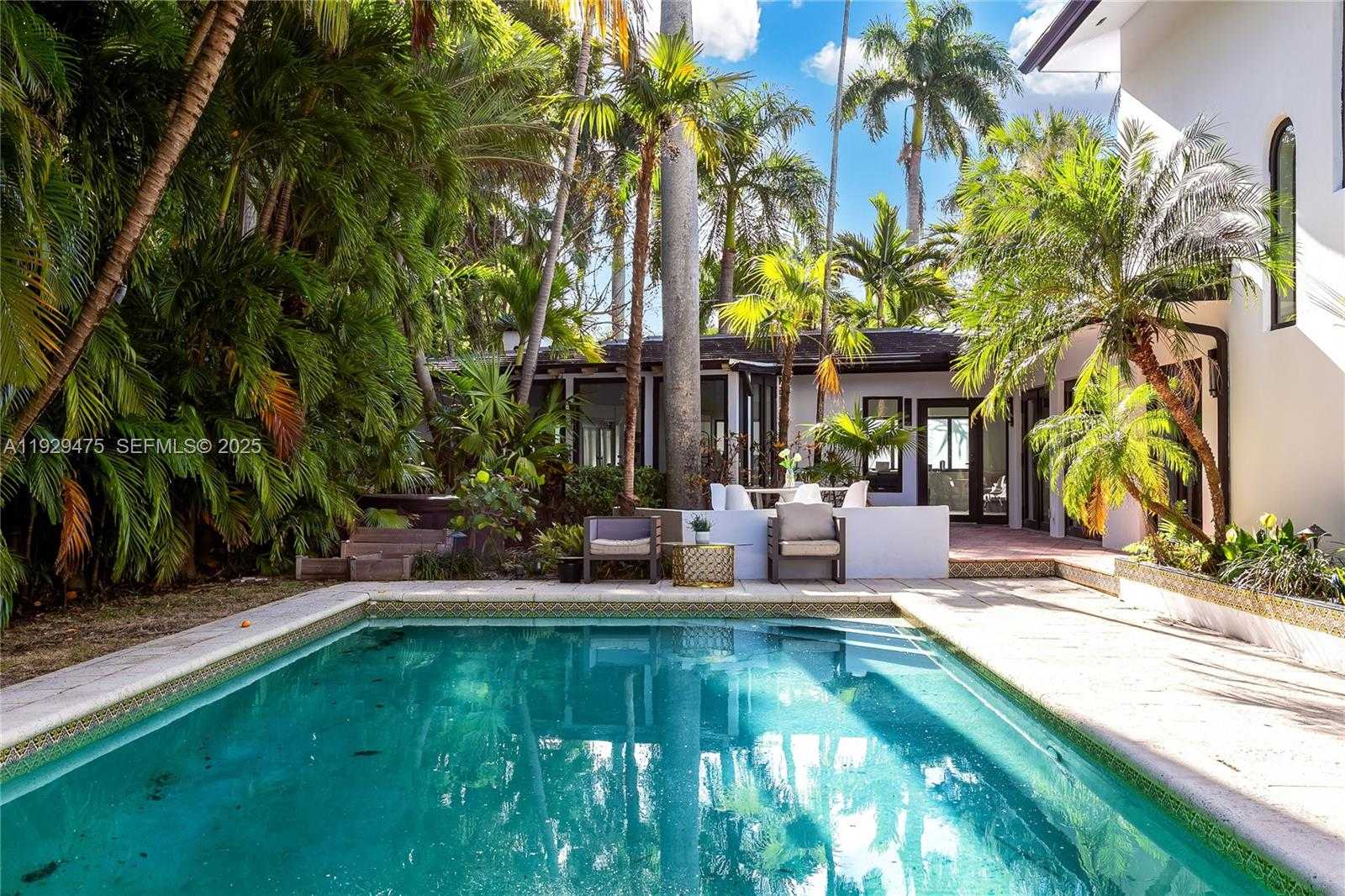 Imagen de Pequeño Objeto