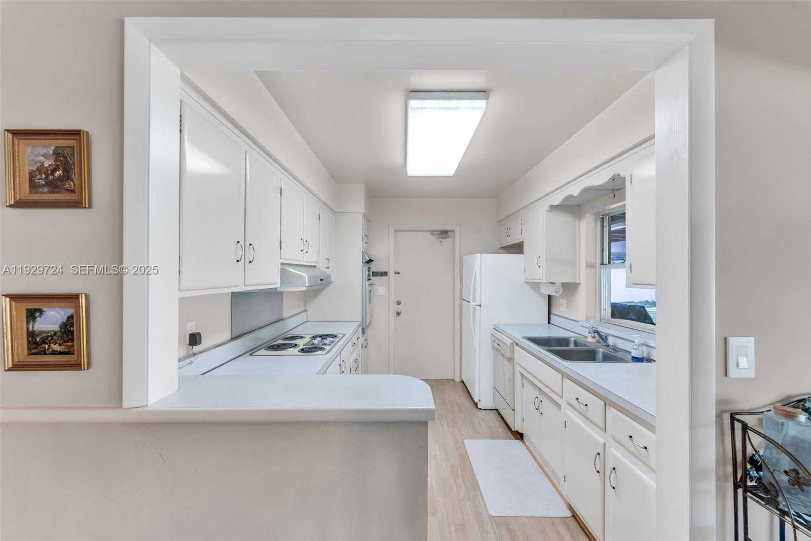 Small Image of 8345 SOUTH WEST 98TH ST, Miami Number 11