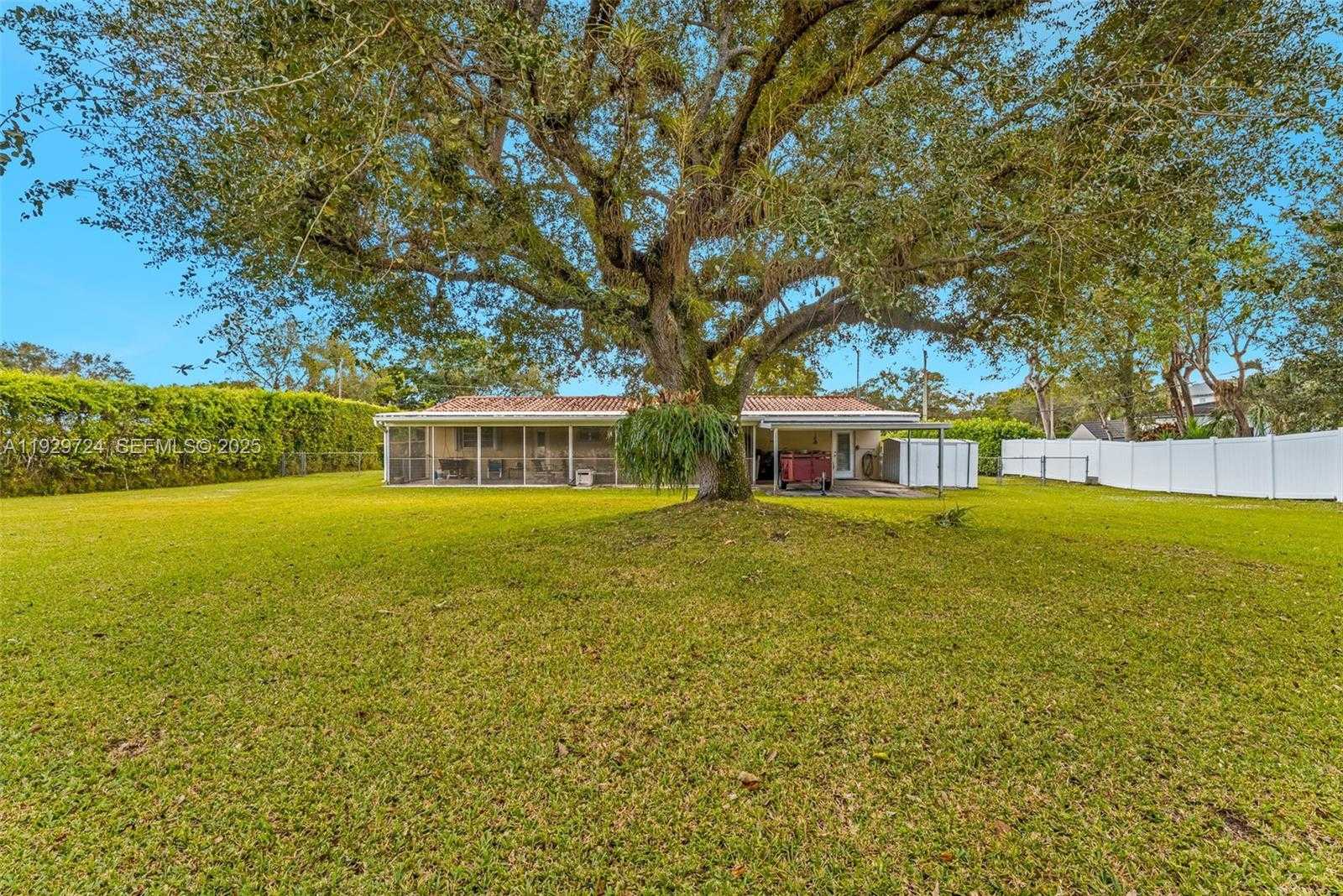 Small Image of 8345 SOUTH WEST 98TH ST, Miami Number 20