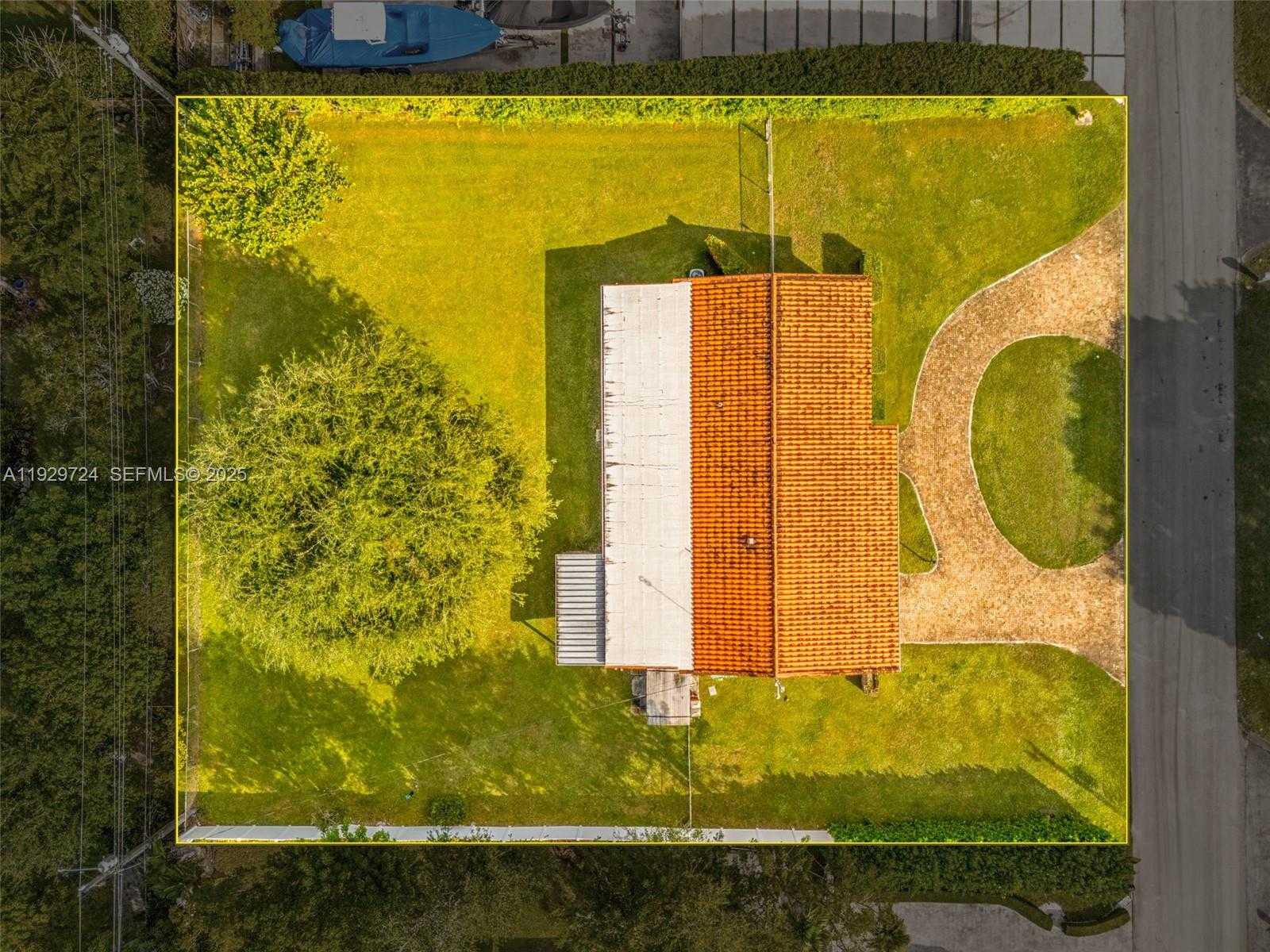 Small Image of 8345 SOUTH WEST 98TH ST, Miami Number 24