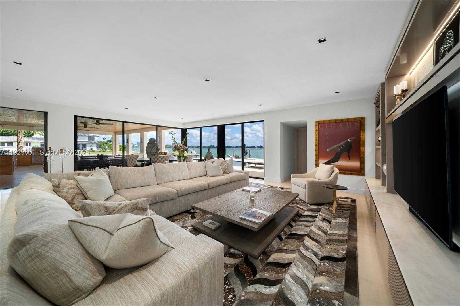 Small Image of 1995 NORTH EAST 118TH RD, North Miami Number 17