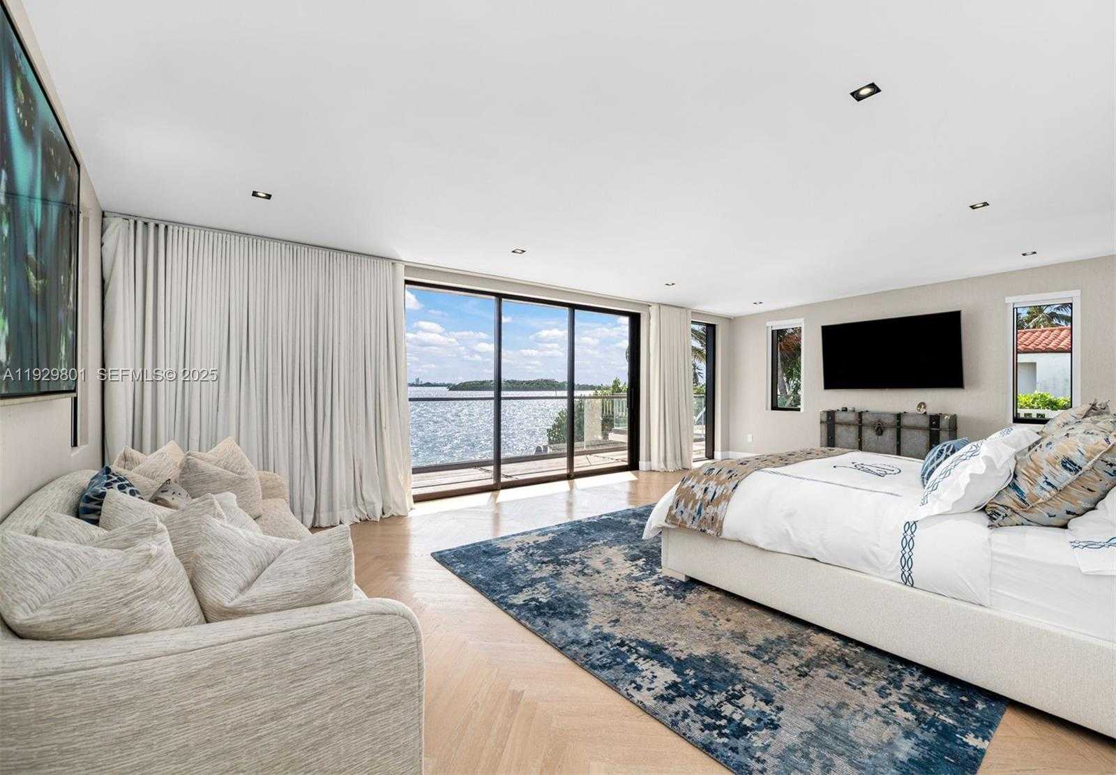 Small Image of 1995 NORTH EAST 118TH RD, North Miami Number 23