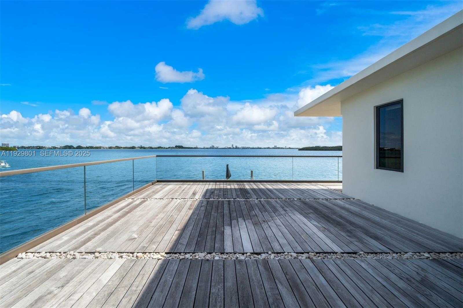 Small Image of 1995 NORTH EAST 118TH RD, North Miami Number 33