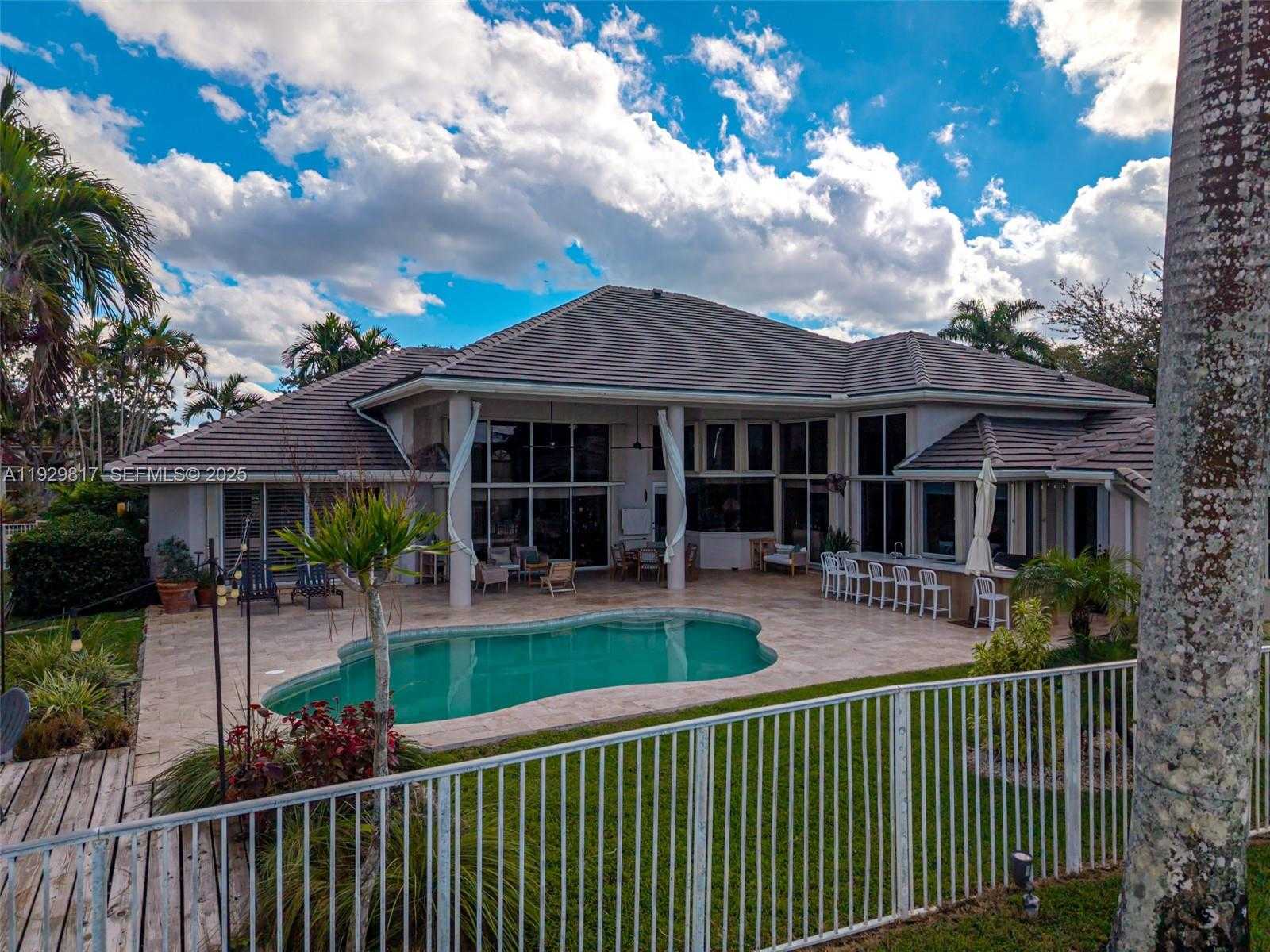 Small Image of 2950 MEDINAH, Weston Number 13