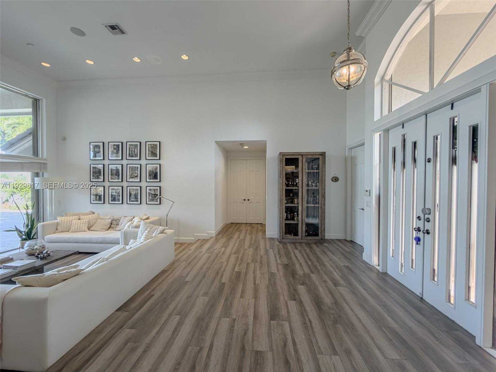 Small Image of 2950 MEDINAH, Weston Number 17