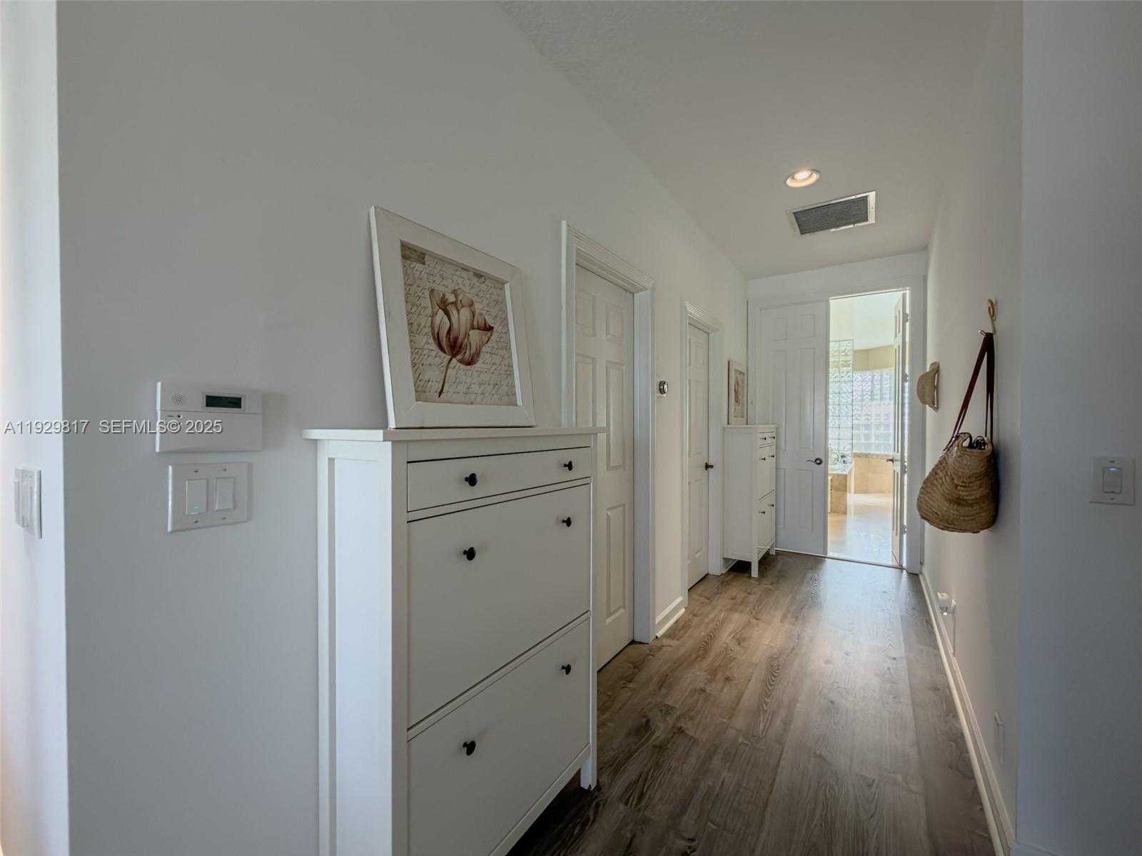 Small Image of 2950 MEDINAH, Weston Number 26