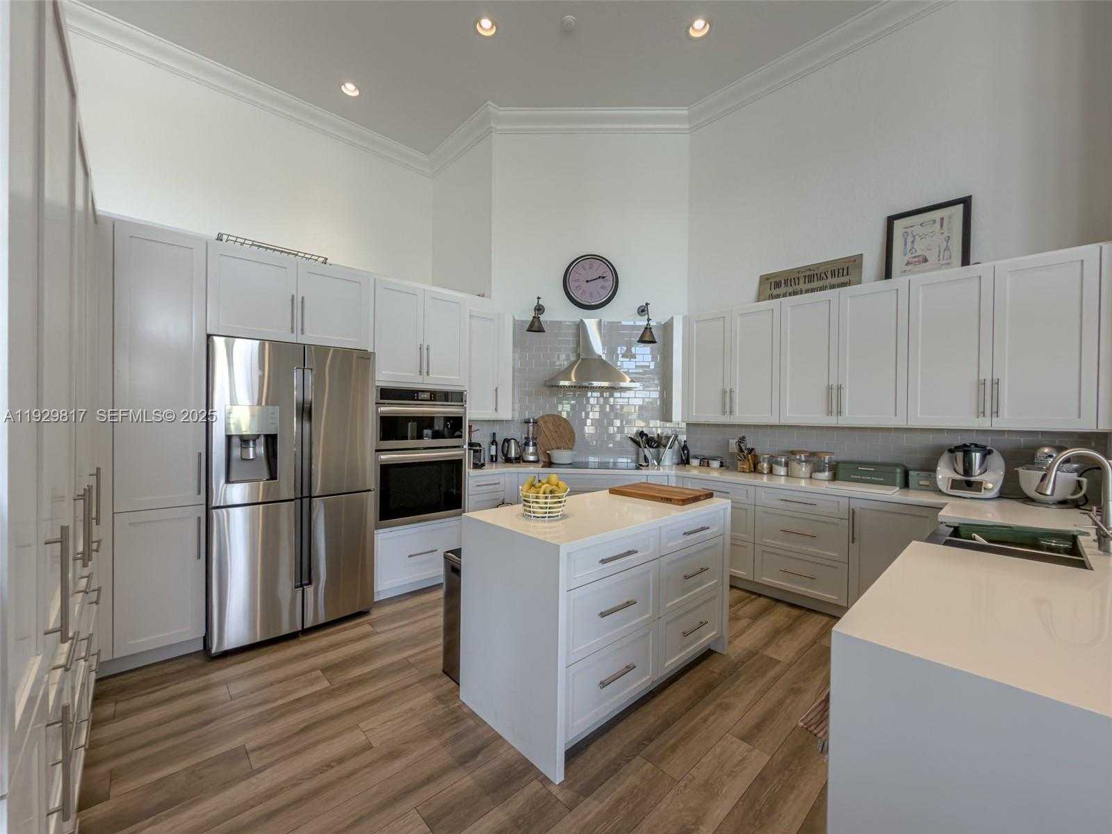 Small Image of 2950 MEDINAH, Weston Number 31