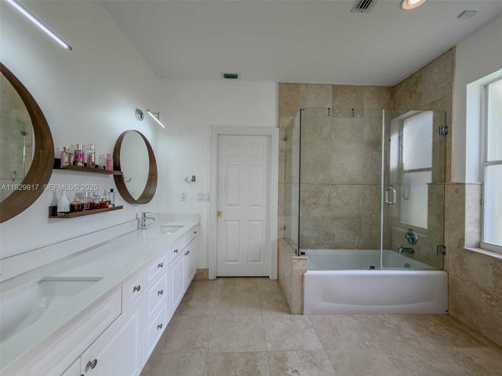 Small Image of 2950 MEDINAH, Weston Number 44