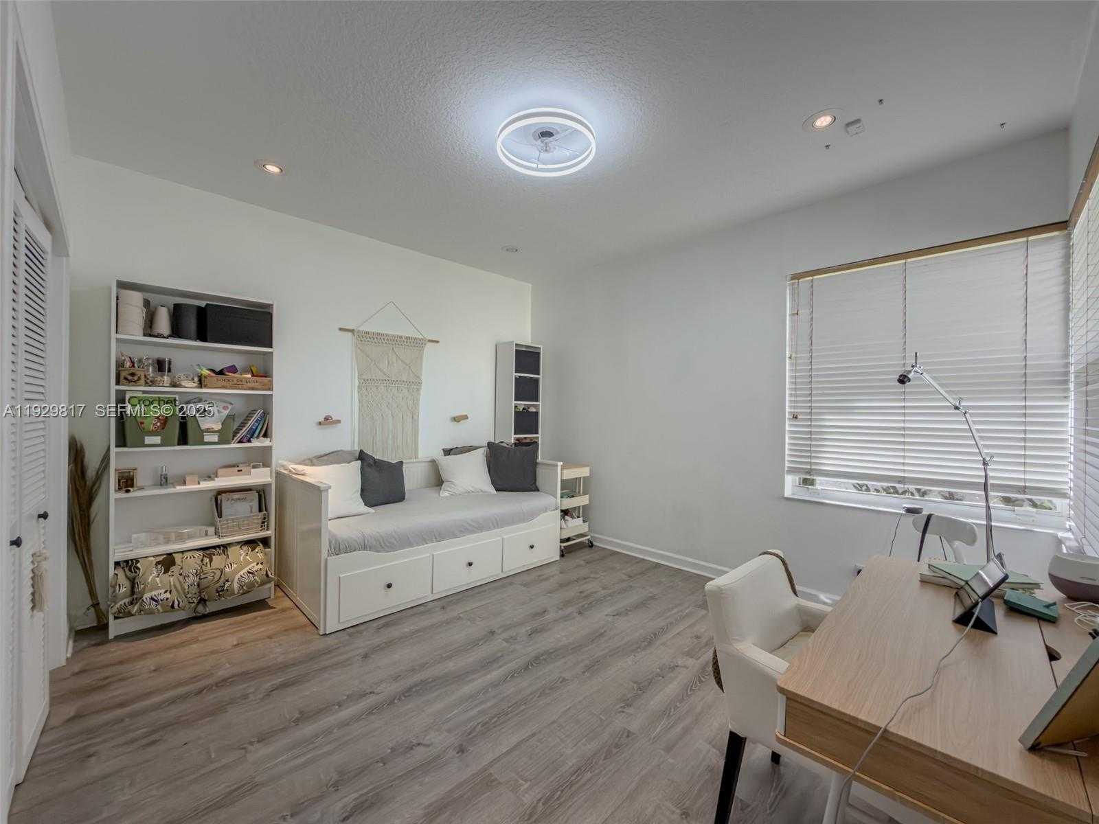 Small Image of 2950 MEDINAH, Weston Number 46