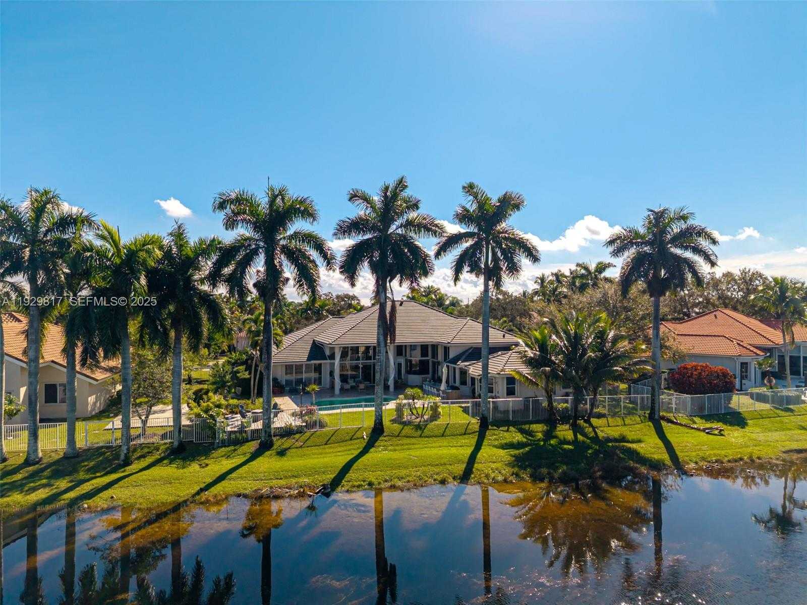 Small Image of 2950 MEDINAH, Weston Number 8