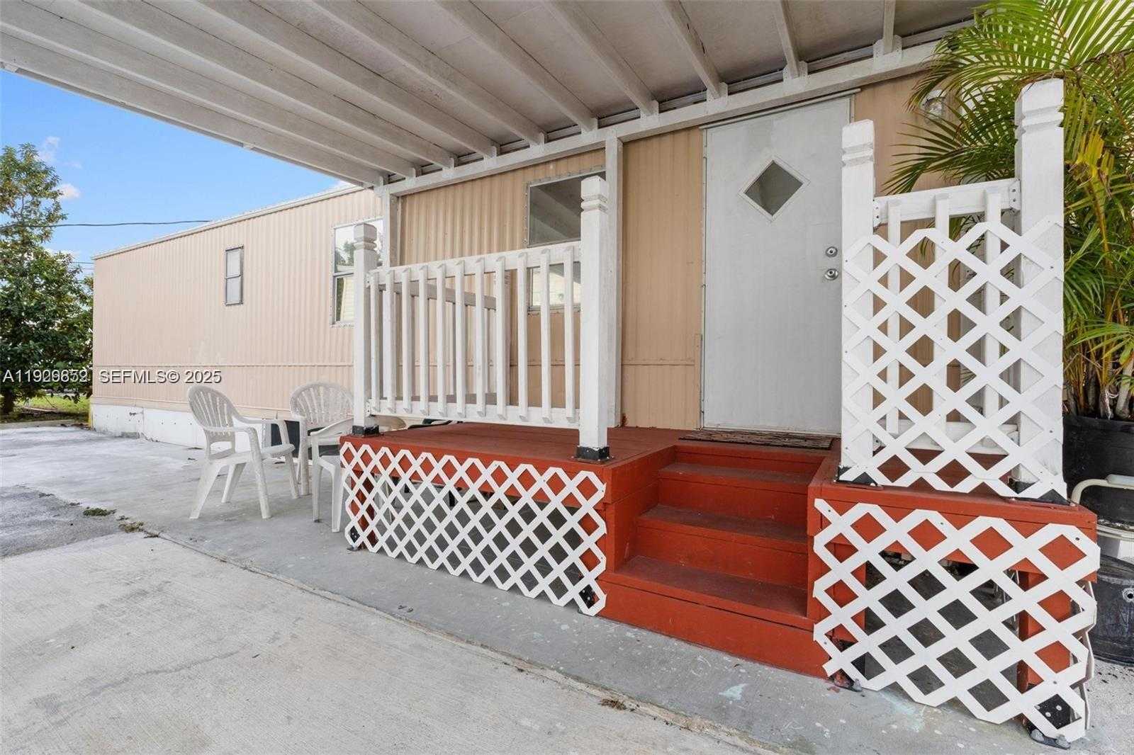 Small Image of 17350 SOUTH WEST 232ND ST LOT 29, Miami Number 13