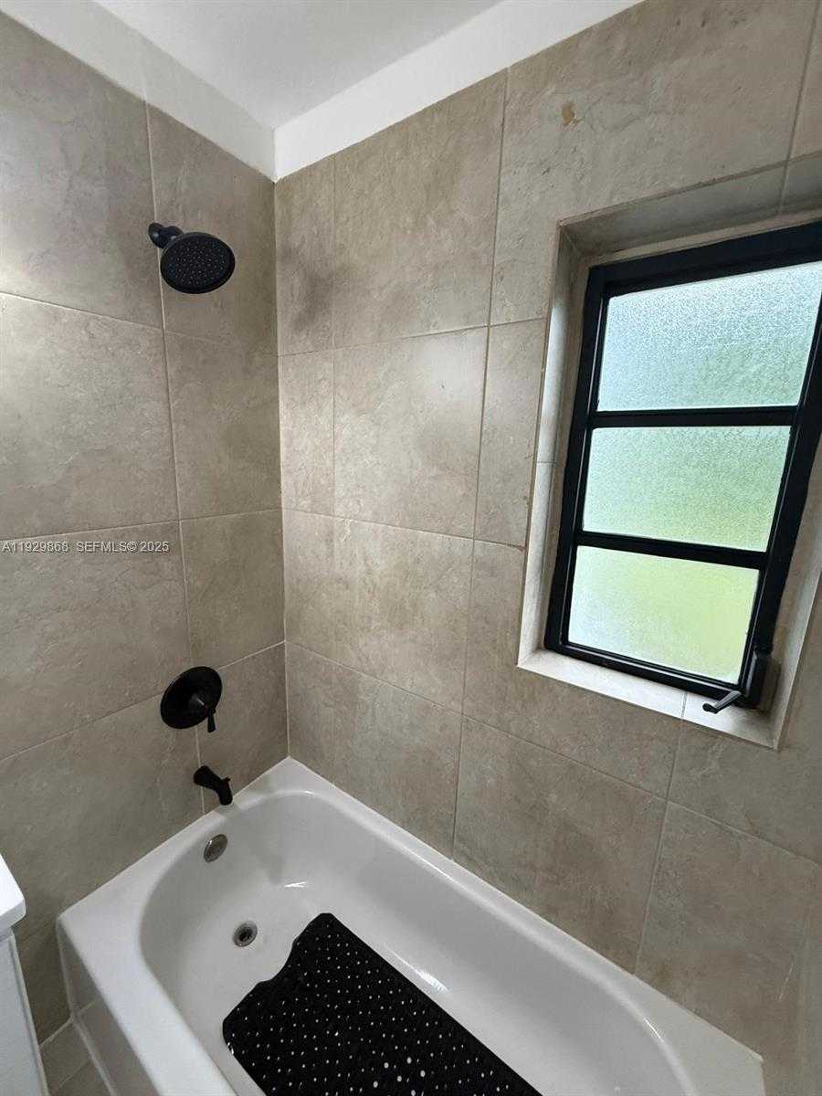 Imagen de Pequeño Objeto