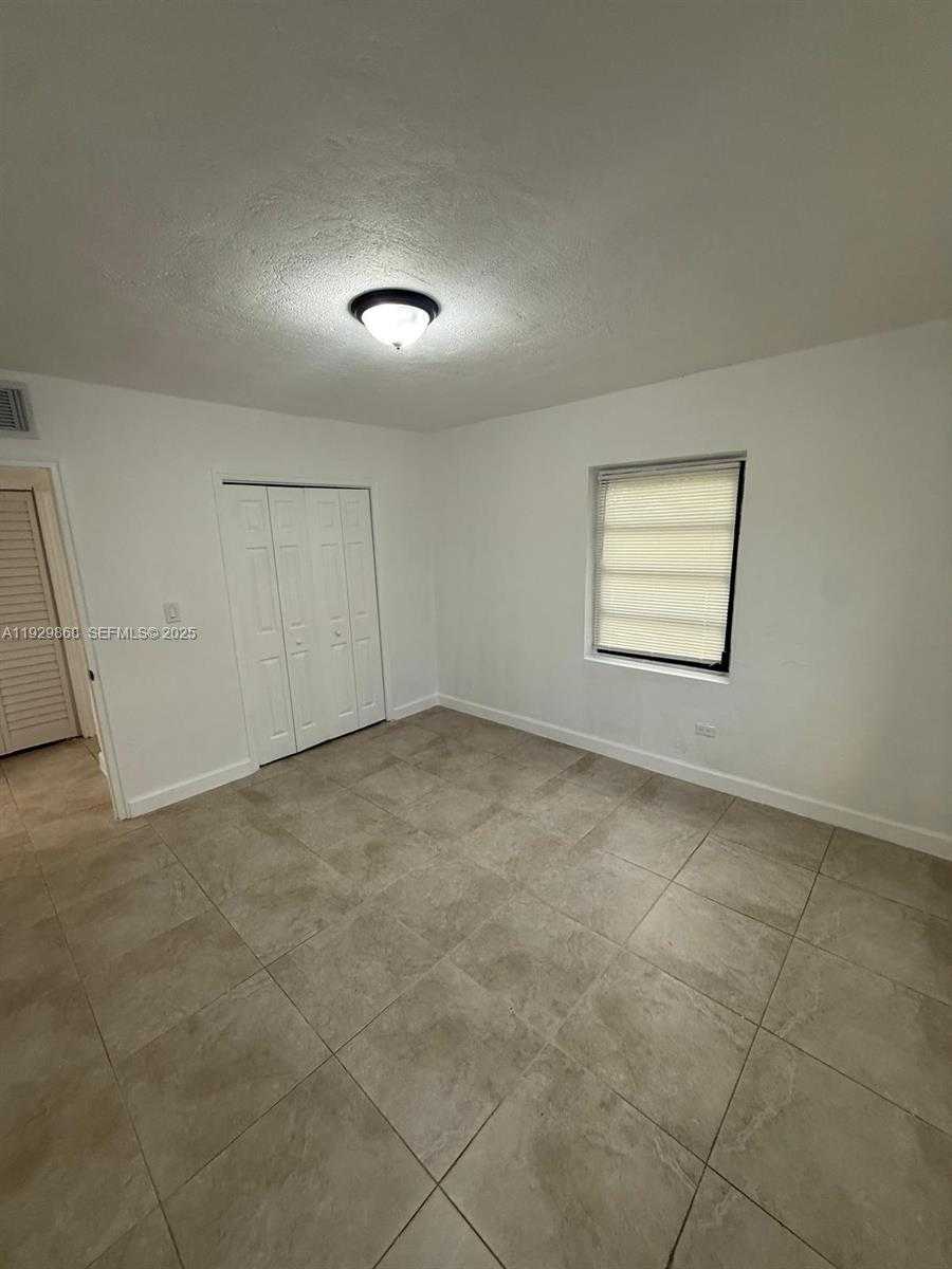 Imagen de Pequeño Objeto