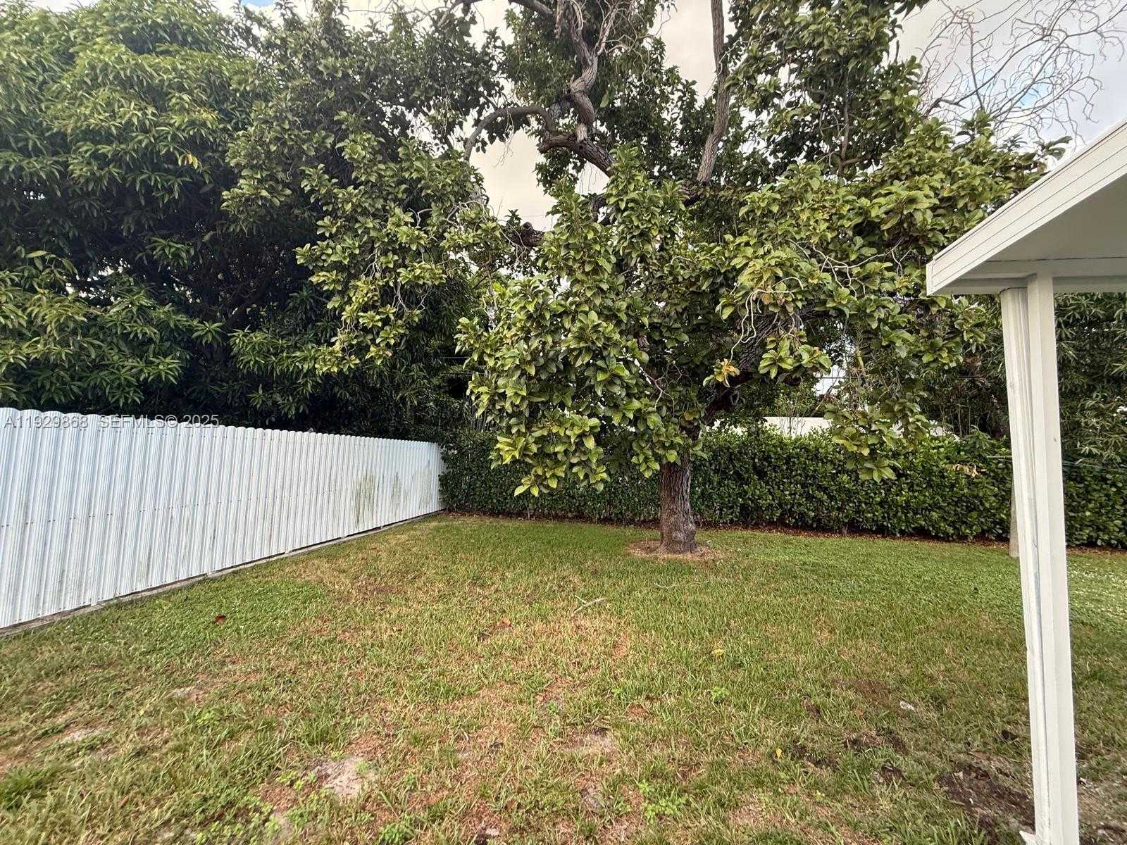 Imagen de Pequeño Objeto