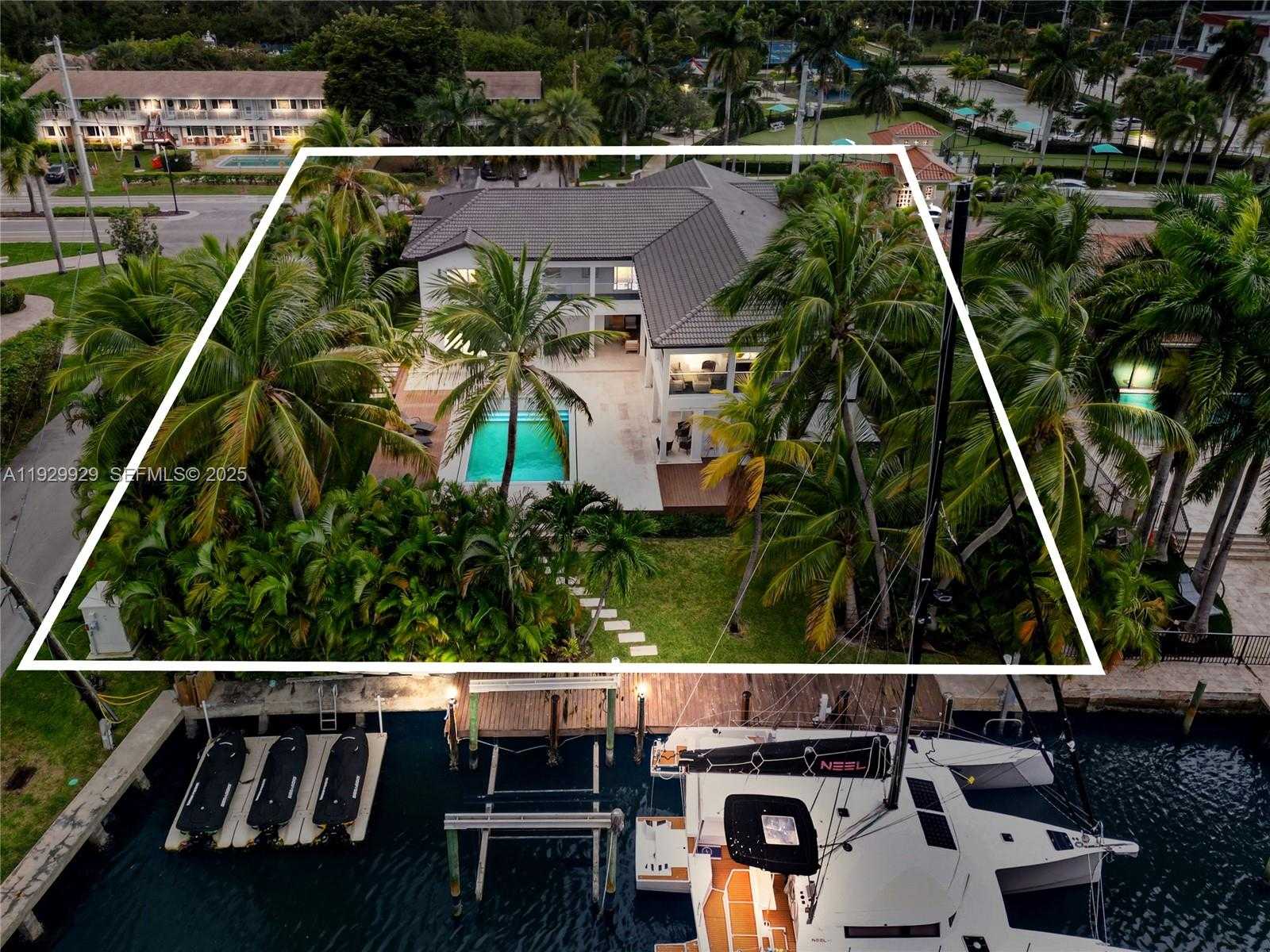 Small Image of 431 LAYNE BLVD, Hallandale Beach Number 1