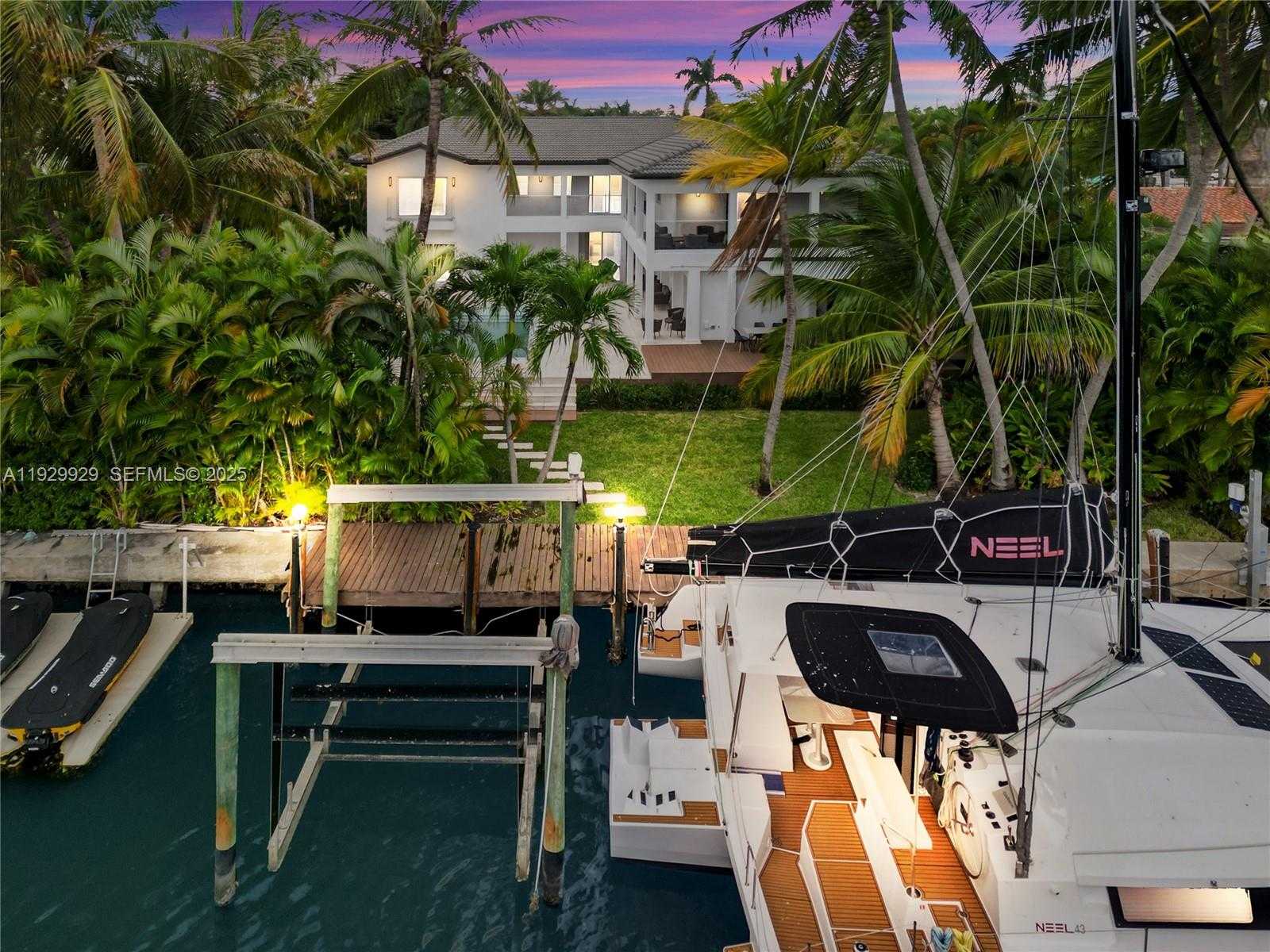 Small Image of 431 LAYNE BLVD, Hallandale Beach Number 2