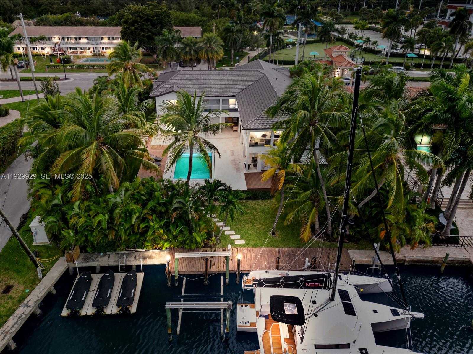 Small Image of 431 LAYNE BLVD, Hallandale Beach Number 21