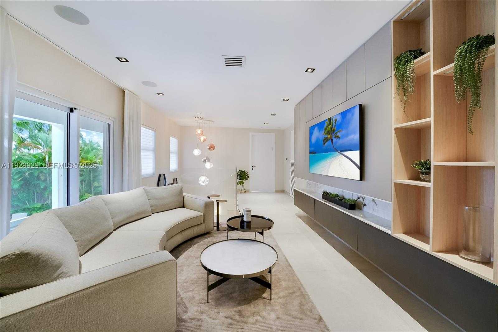 Small Image of 431 LAYNE BLVD, Hallandale Beach Number 8