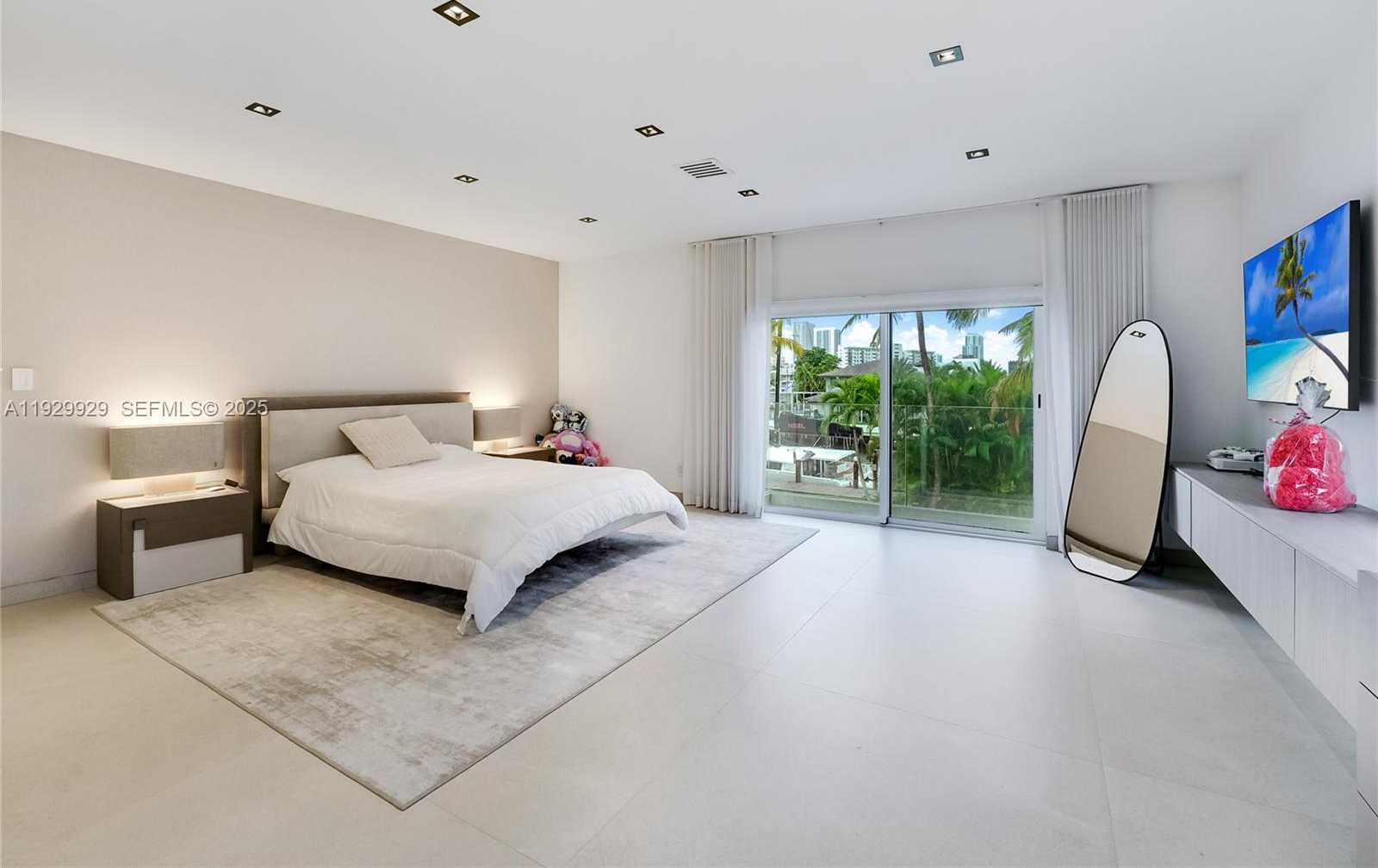 Small Image of 431 LAYNE BLVD, Hallandale Beach Number 9