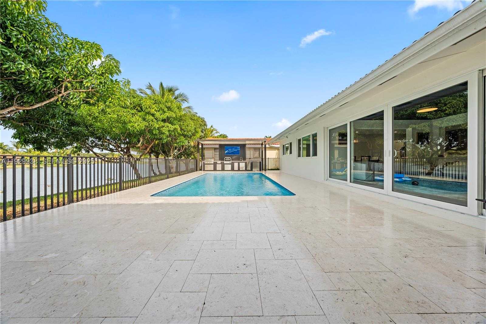 Imagen de Pequeño Objeto