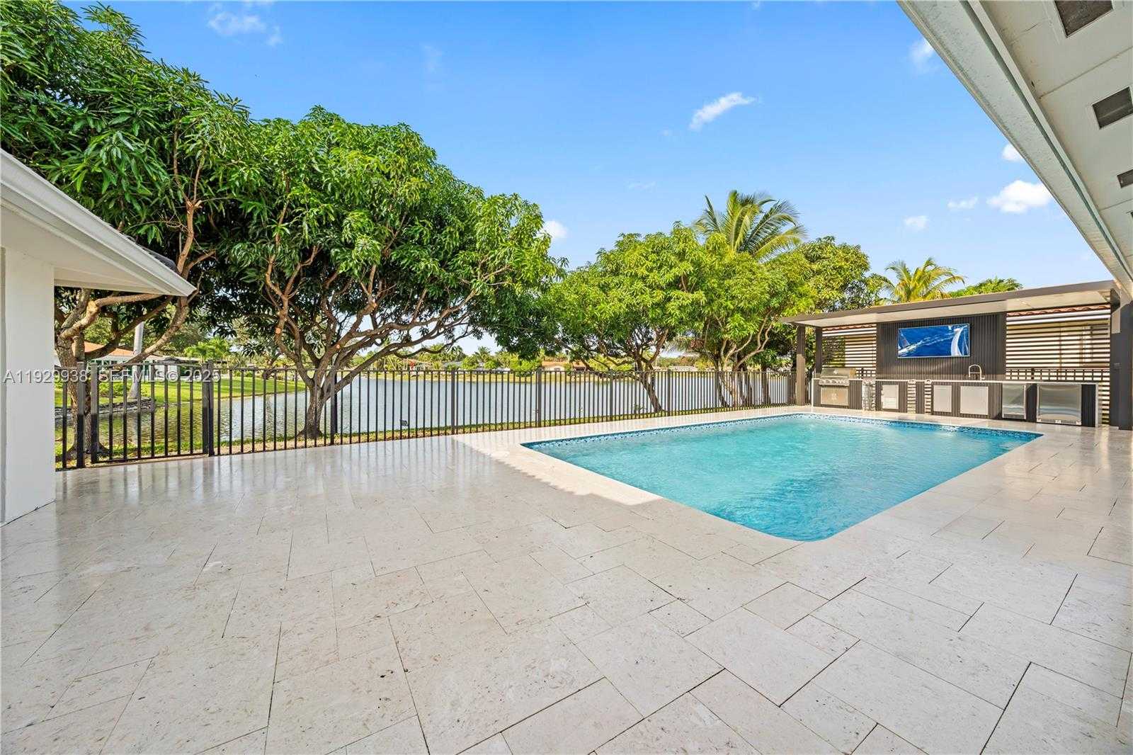 Imagen de Pequeño Objeto