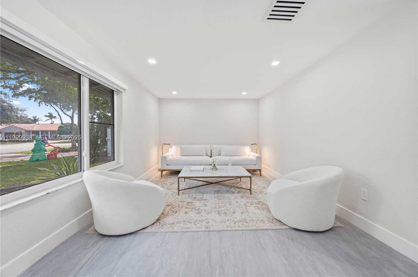 Imagen de Pequeño Objeto