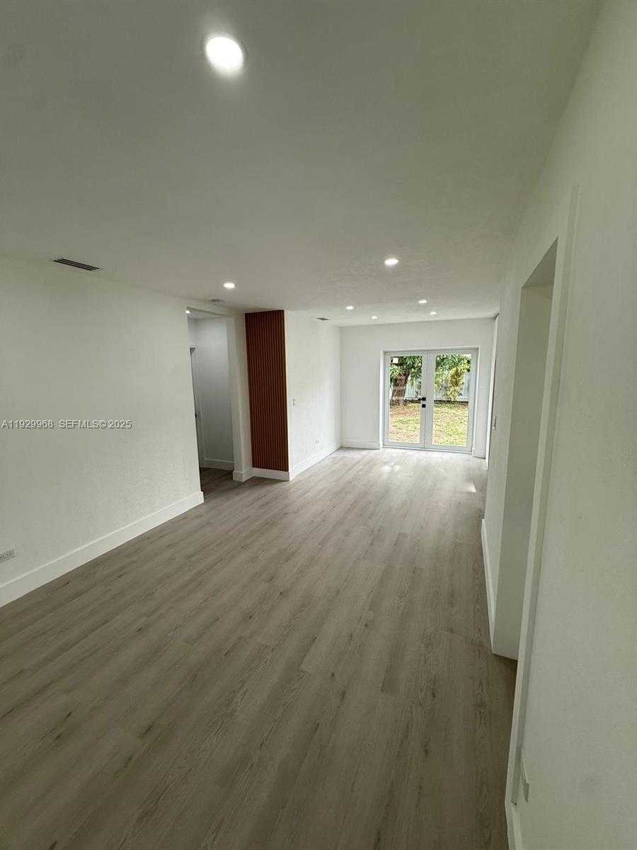 Small Image of 4366 SOUTH WEST 5TH TER, Miami Number 11