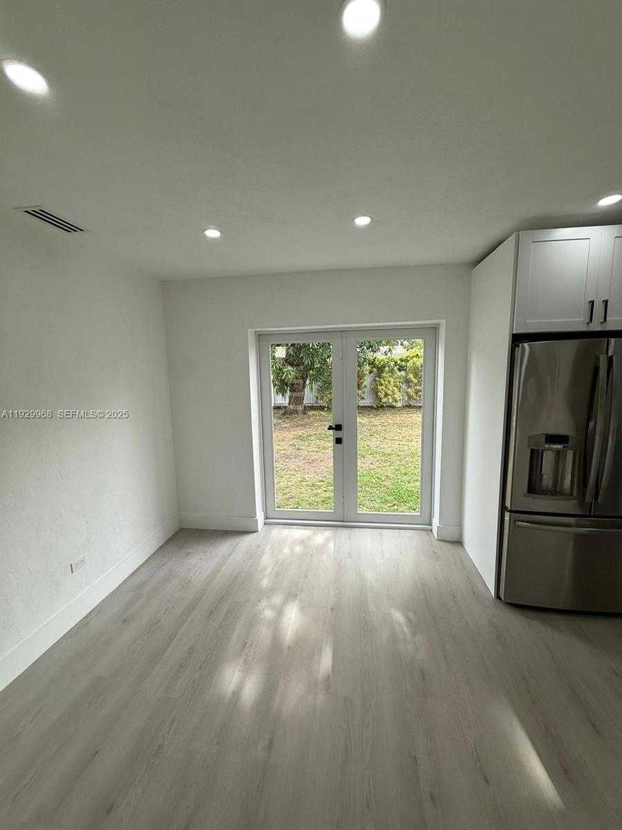 Small Image of 4366 SOUTH WEST 5TH TER, Miami Number 12