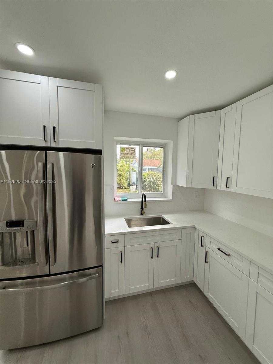 Small Image of 4366 SOUTH WEST 5TH TER, Miami Number 16