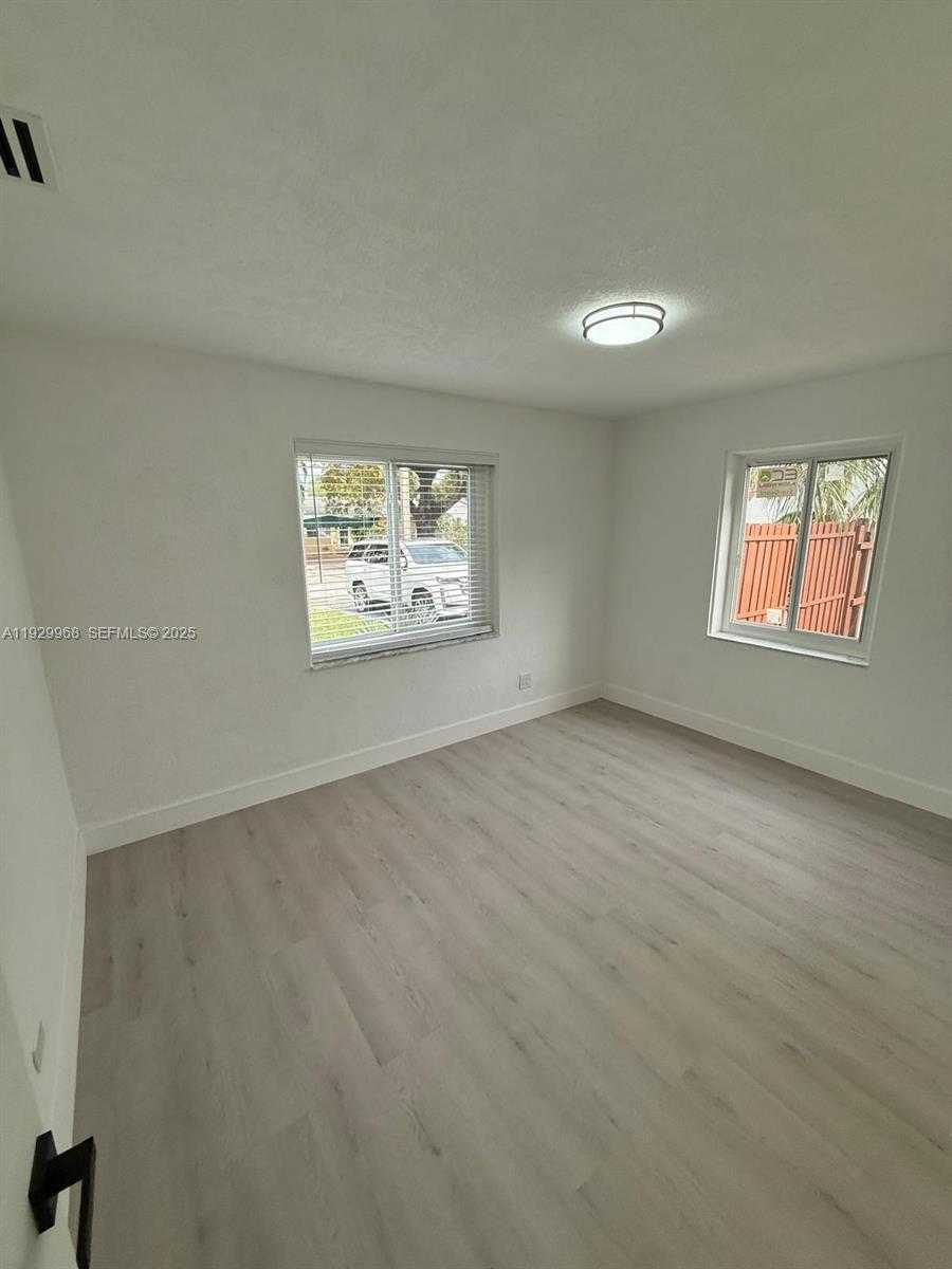 Small Image of 4366 SOUTH WEST 5TH TER, Miami Number 18