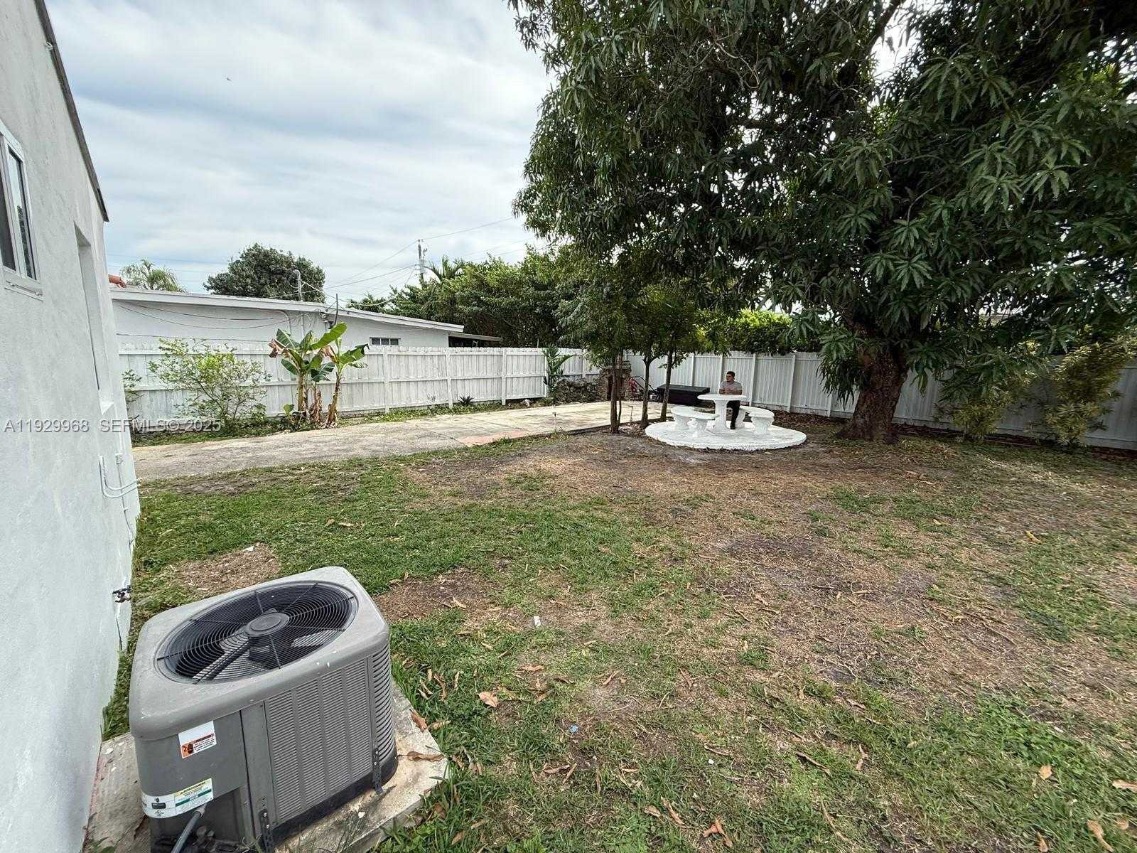 Small Image of 4366 SOUTH WEST 5TH TER, Miami Number 30