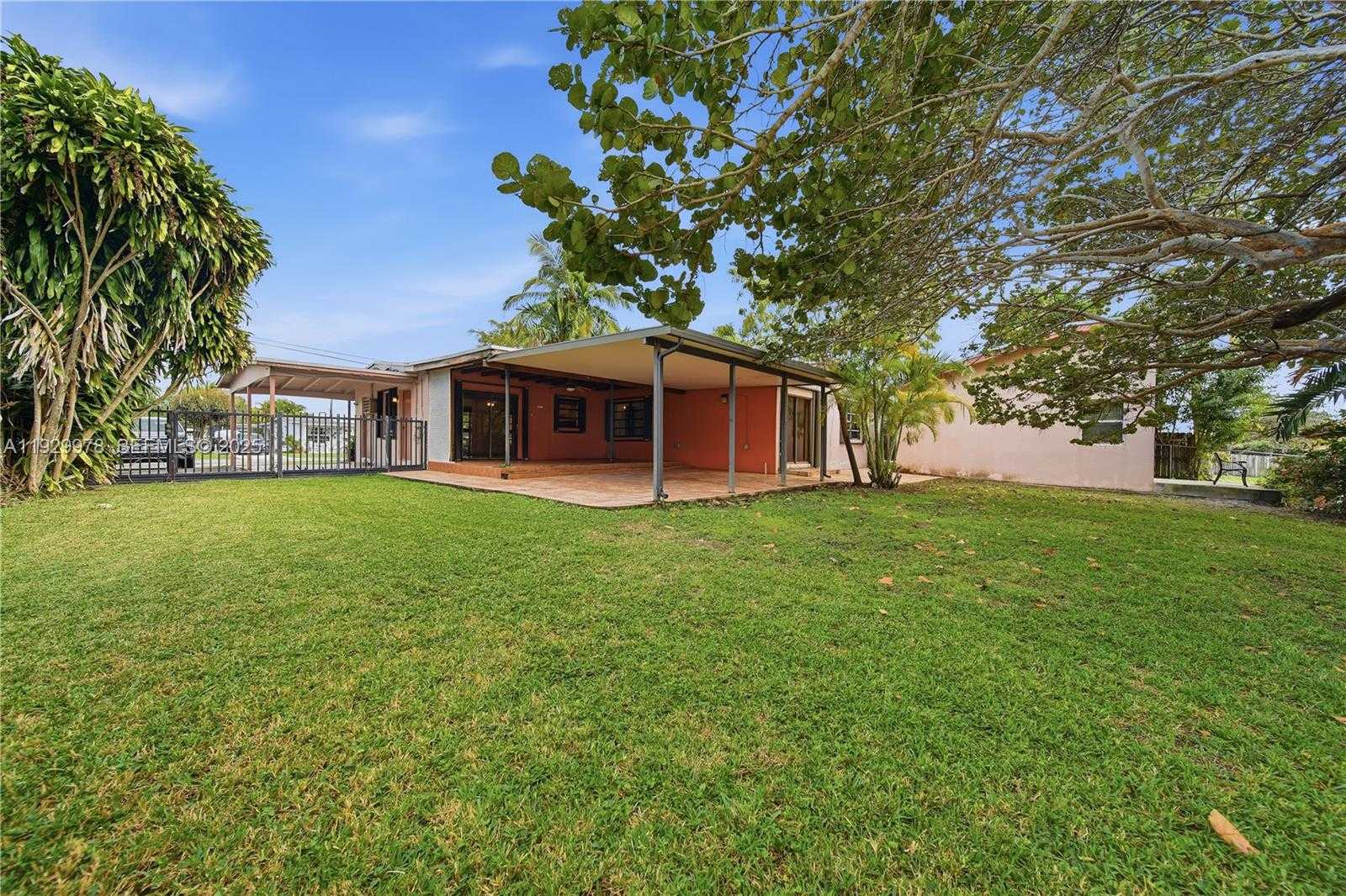 Small Image of 10730 SOUTH WEST 51ST DR, Miami Number 22