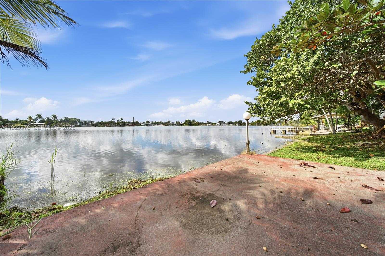 Small Image of 10730 SOUTH WEST 51ST DR, Miami Number 27