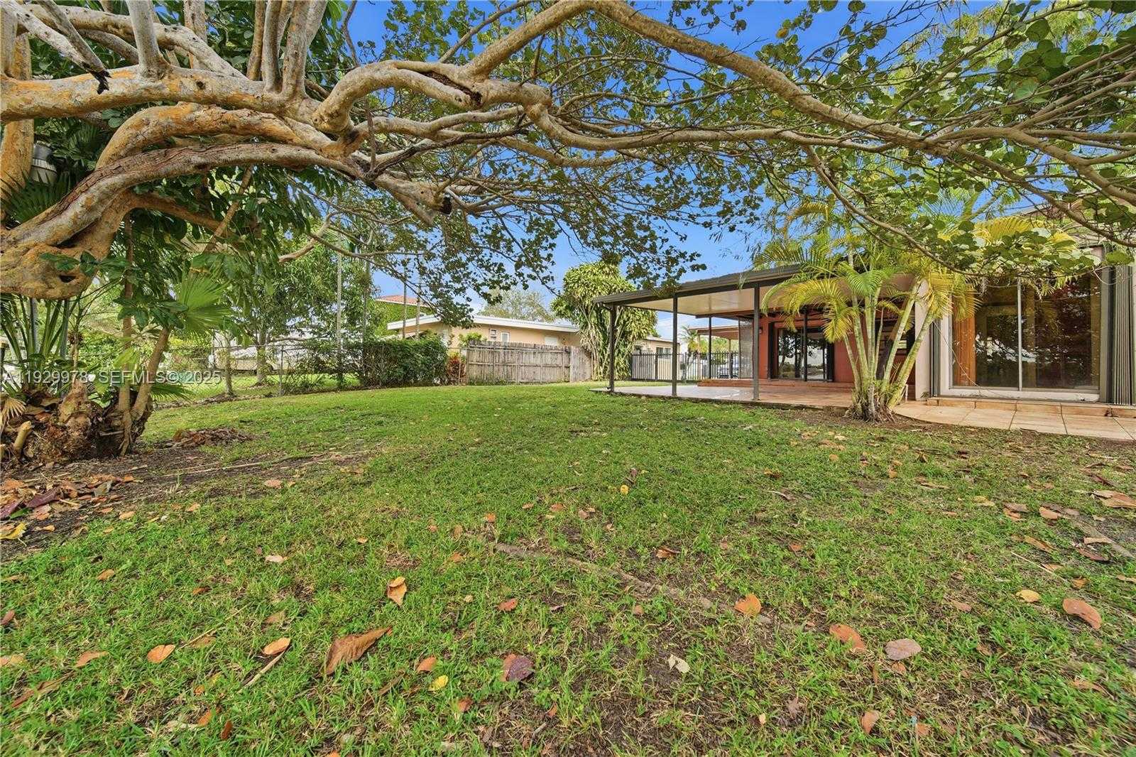 Small Image of 10730 SOUTH WEST 51ST DR, Miami Number 28