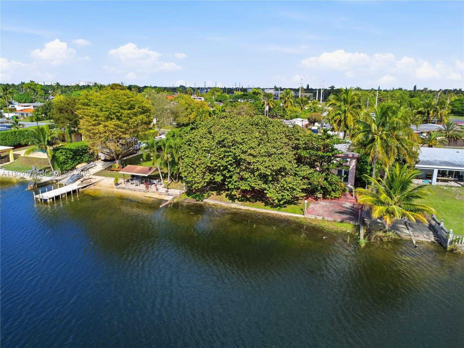 Small Image of 10730 SOUTH WEST 51ST DR, Miami Number 31