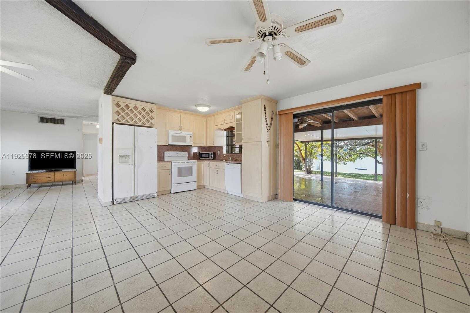 Small Image of 10730 SOUTH WEST 51ST DR, Miami Number 5