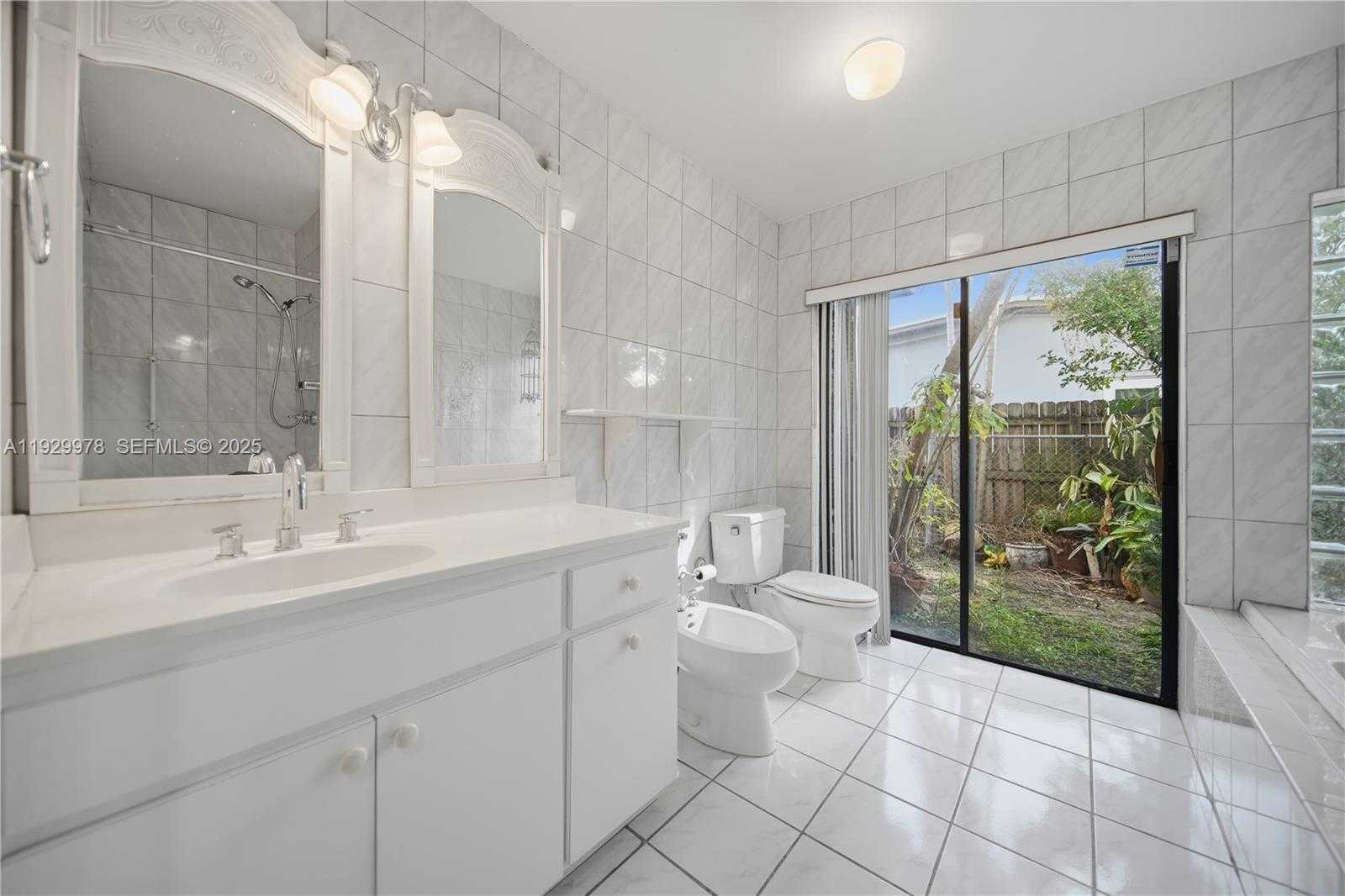 Small Image of 10730 SOUTH WEST 51ST DR, Miami Number 9