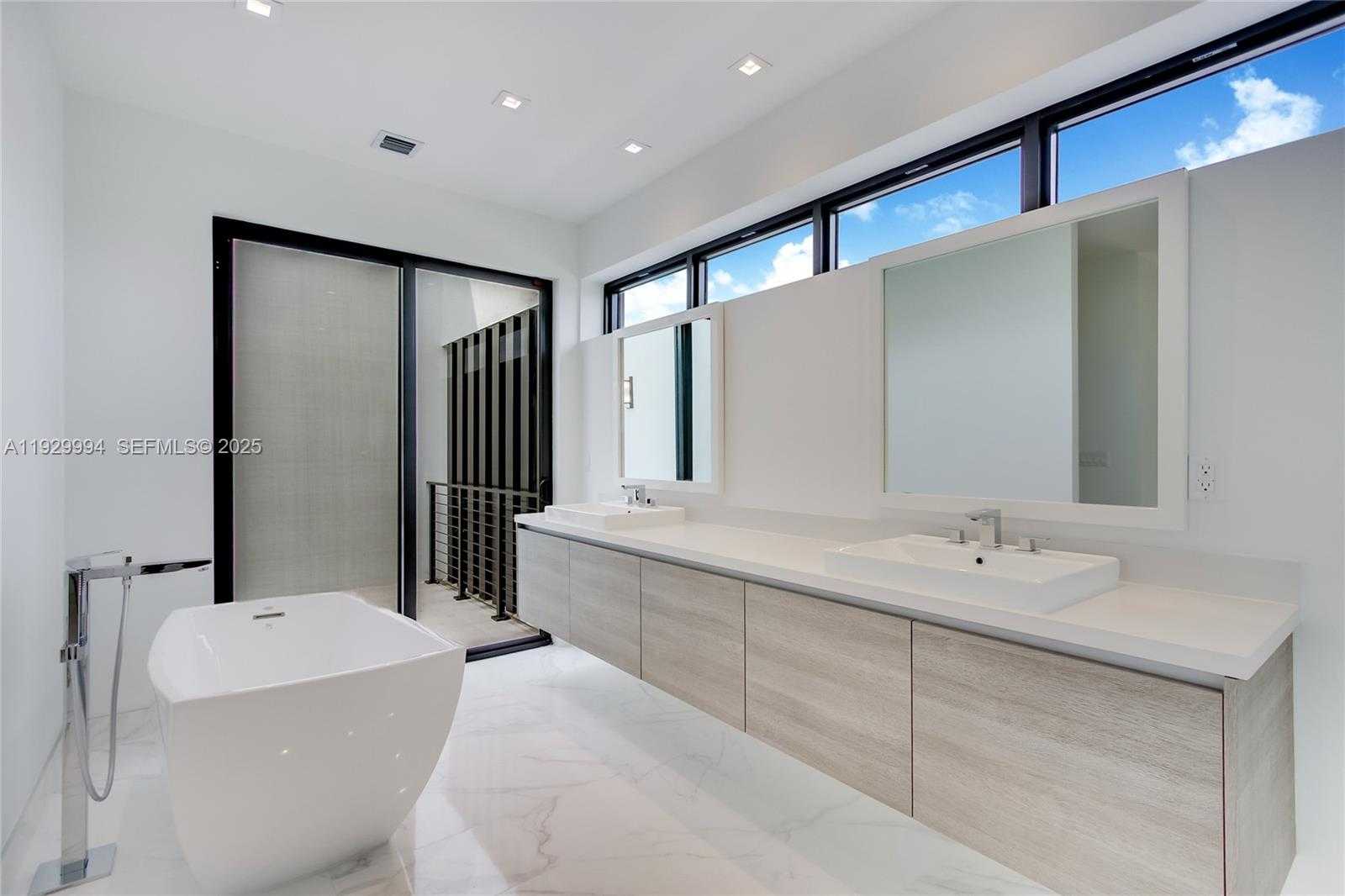 Small Image of 16492 SOUTH BOTANIKO DR S, Weston Number 17