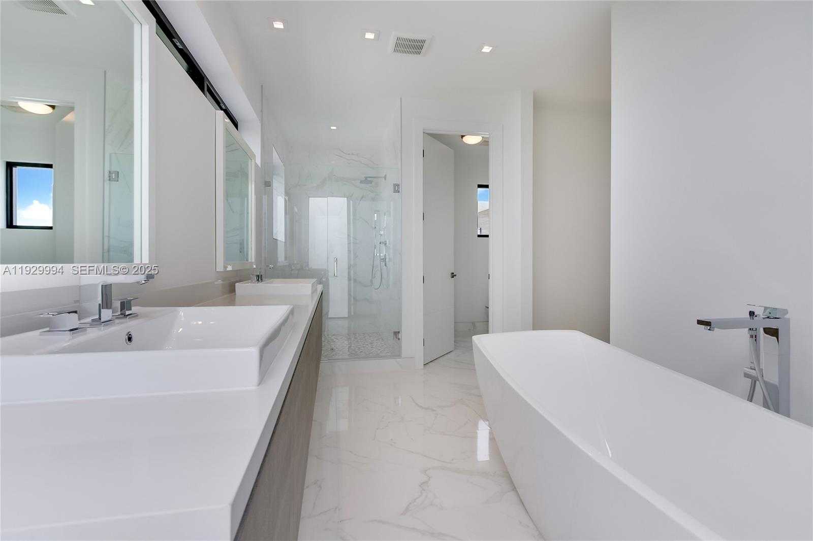 Small Image of 16492 SOUTH BOTANIKO DR S, Weston Number 18