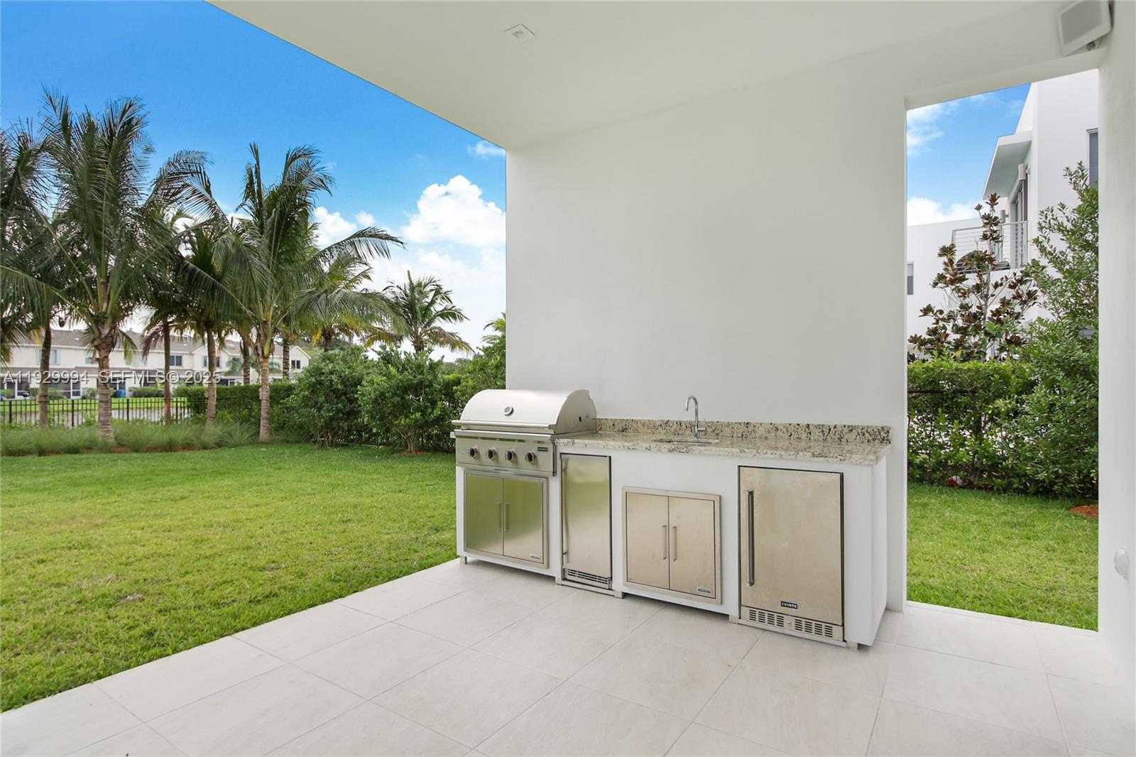 Small Image of 16492 SOUTH BOTANIKO DR S, Weston Number 31