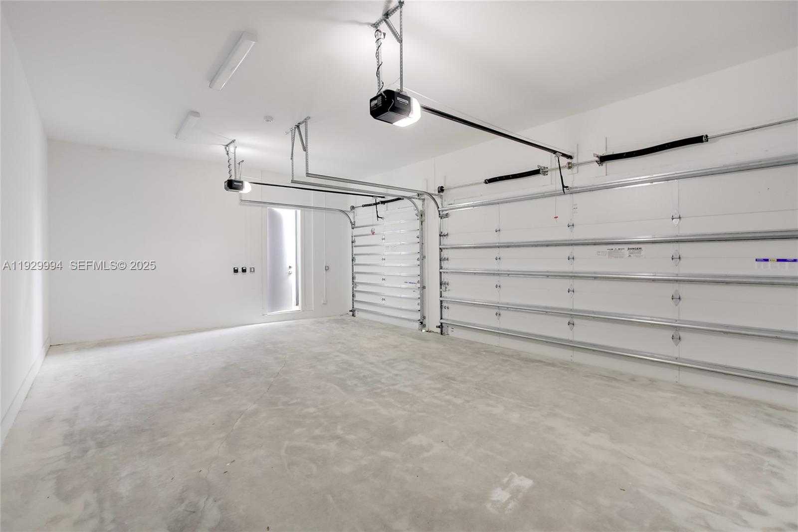 Small Image of 16492 SOUTH BOTANIKO DR S, Weston Number 33