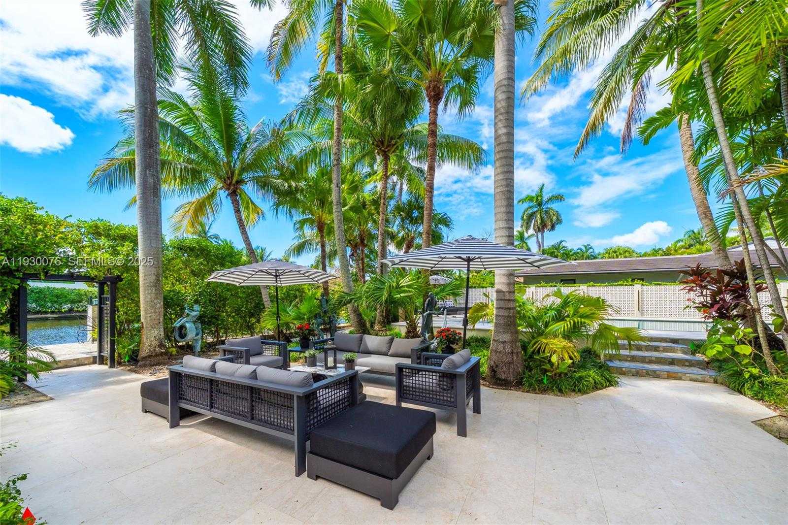 Small Image of 980 BELLE MEADE ISLAND DR, Miami Number 11