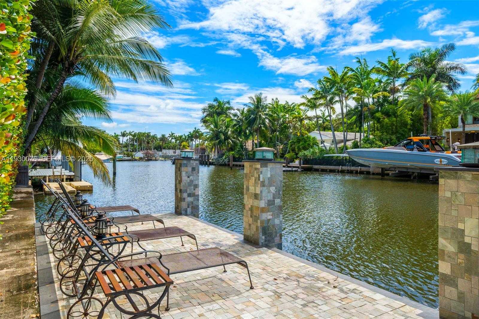 Small Image of 980 BELLE MEADE ISLAND DR, Miami Number 18